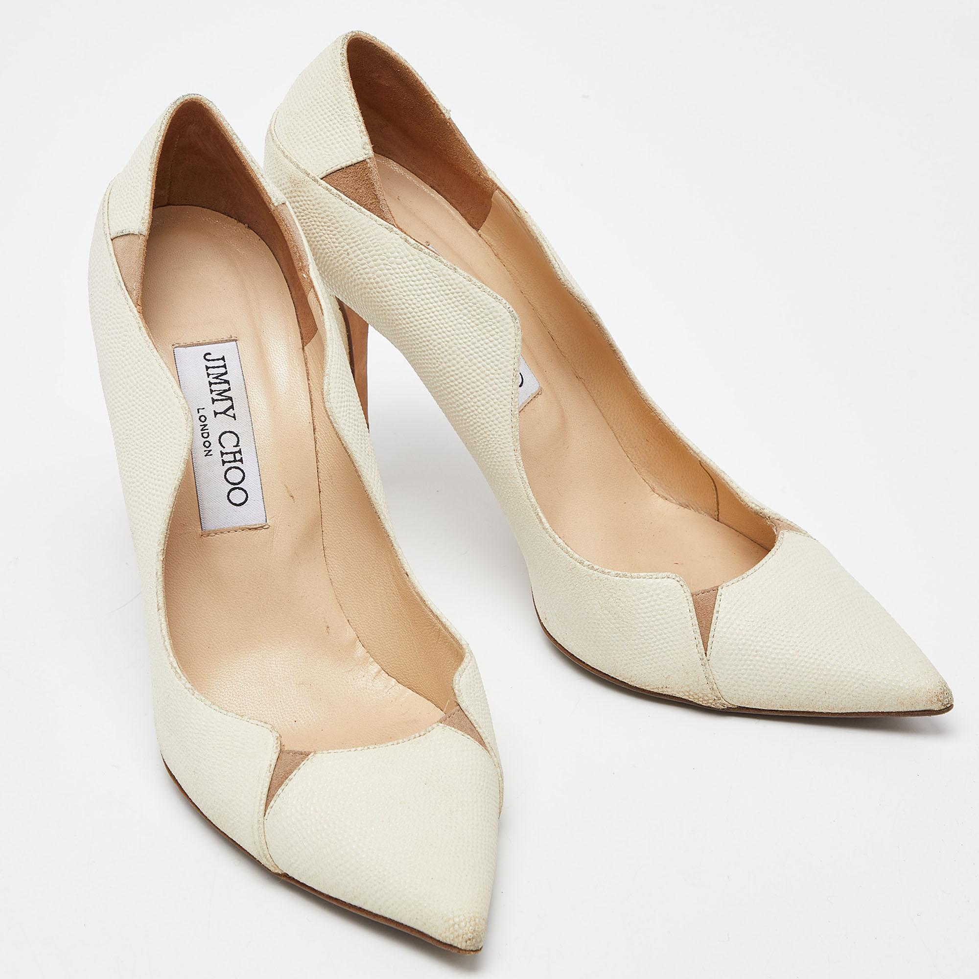 Jimmy Choo - Escarpins Tamika en cuir texturé crème, taille 39 Excellent état - En vente à Dubai, Al Qouz 2
