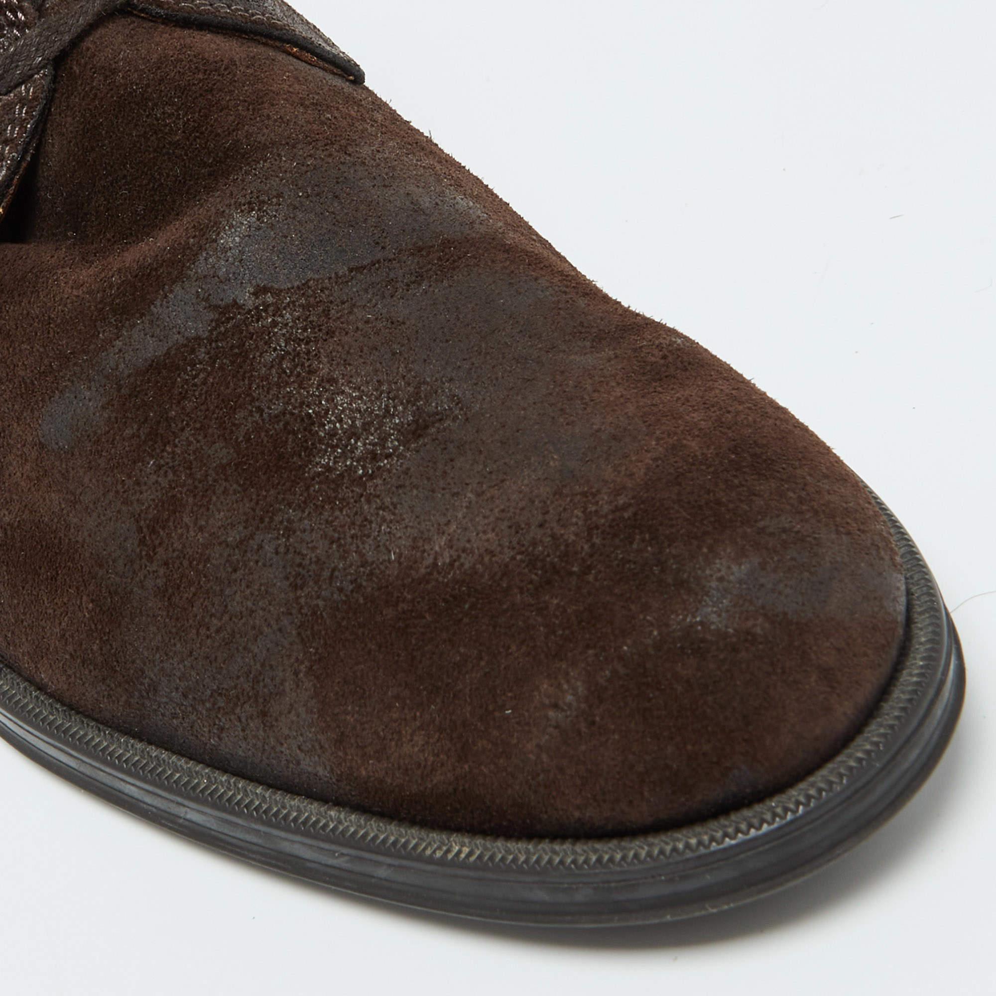 Jimmy Choo Derby à lacets en daim marron foncé Taille 41.5 en vente 2