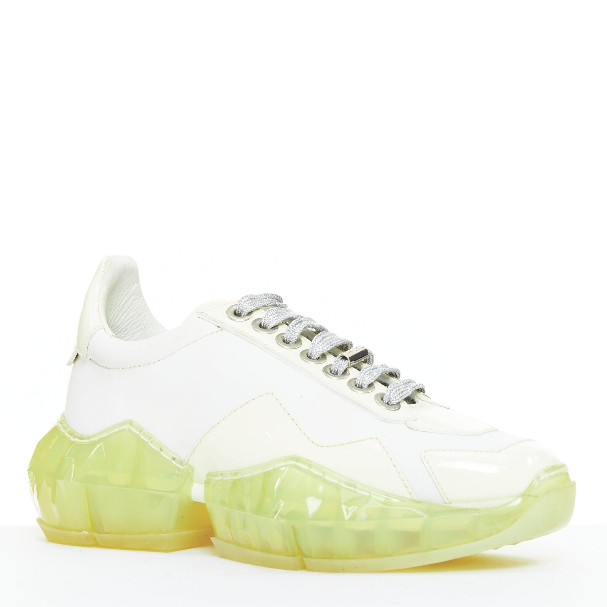 JIMMY CHOO Diamond white mint green jelly sole dad sneakers EU35.5
Riferimento: GEGG/A00234
Marchio: Jimmy Choo
Model: Diamante
Materiale: Pelle
Colore: White, Greene & Greene
Modello: Tinta unita
Chiusura: Allacciatura: Up & Up
Fodera: Pelle