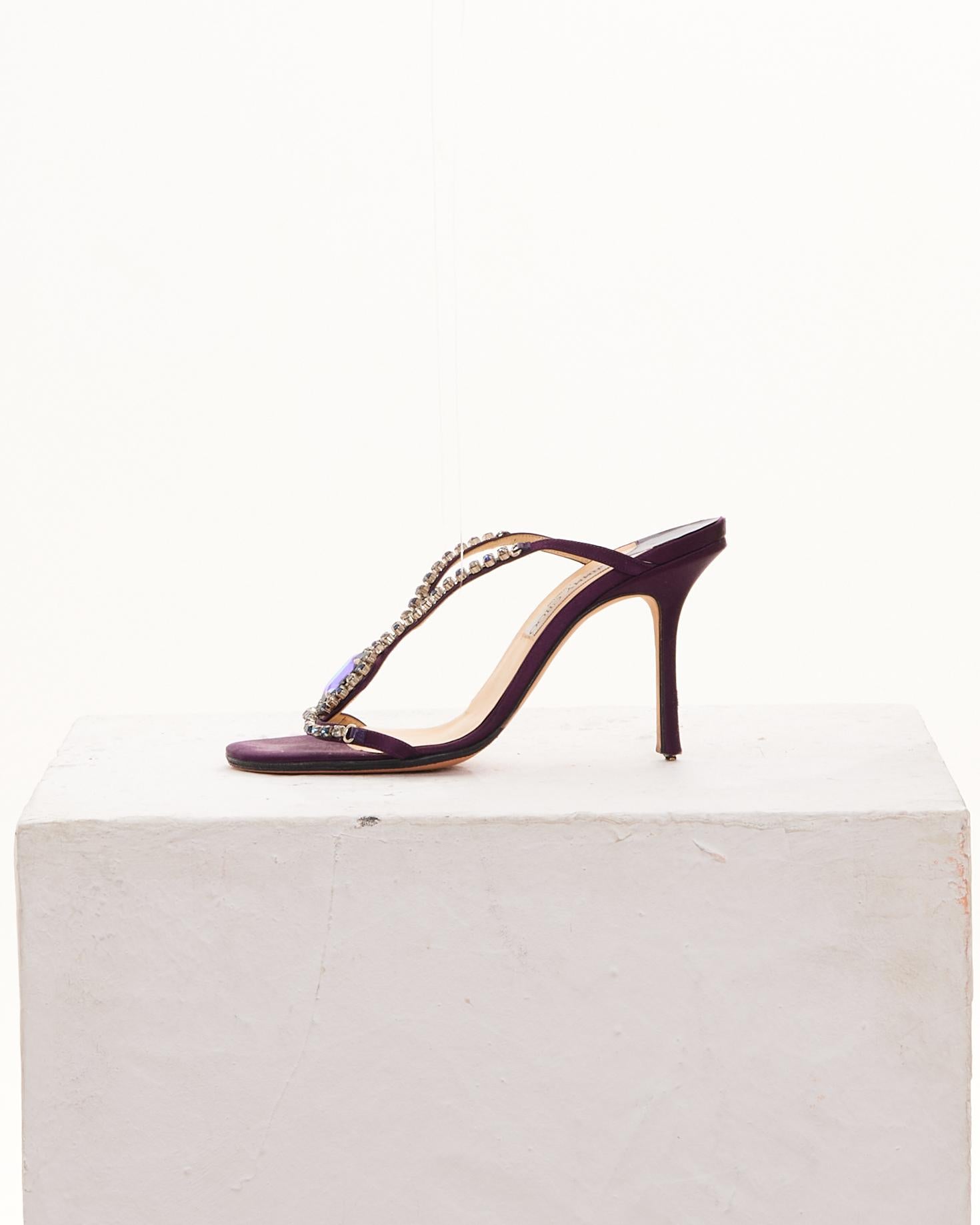 - Sold by Skof.Archive
- Early 2000s
- Purple crystal satin sandals 
- Comes without original dustbag 
- Excellent conditions 
- Made in Italy 
- Excellent Condition
- Materials: Satin&Leather
- Size 40 EU
