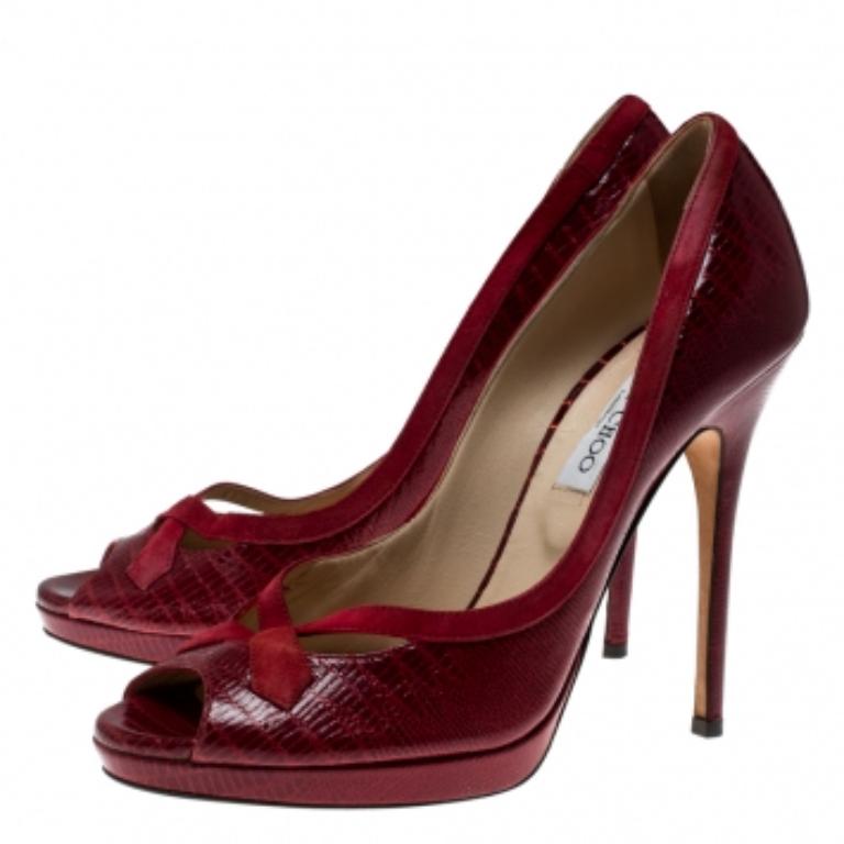 Jimmy Choo Embossed Lizard Patent Leather Trim Peep Toe Platform Pumps Size 40 en vente 2
