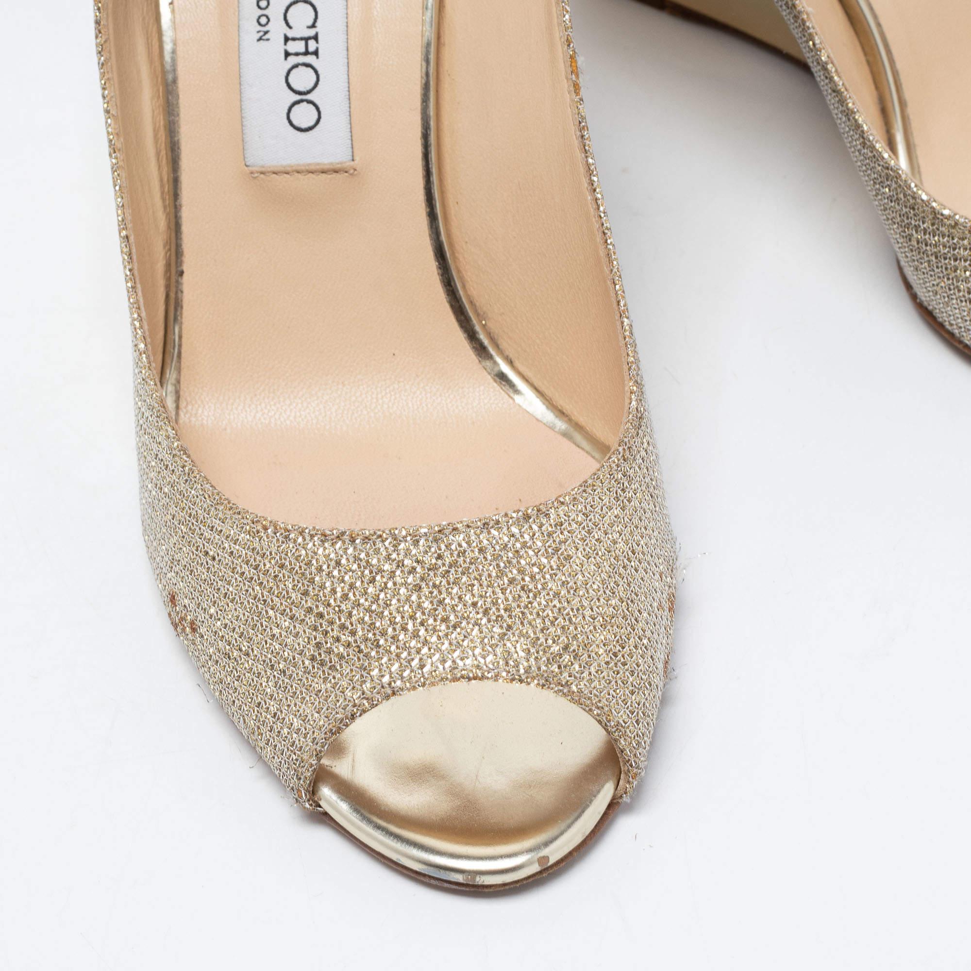 Jimmy Choo Gold Coarse Glitter Baxen Wedge Pumps Size 38 For Sale 4