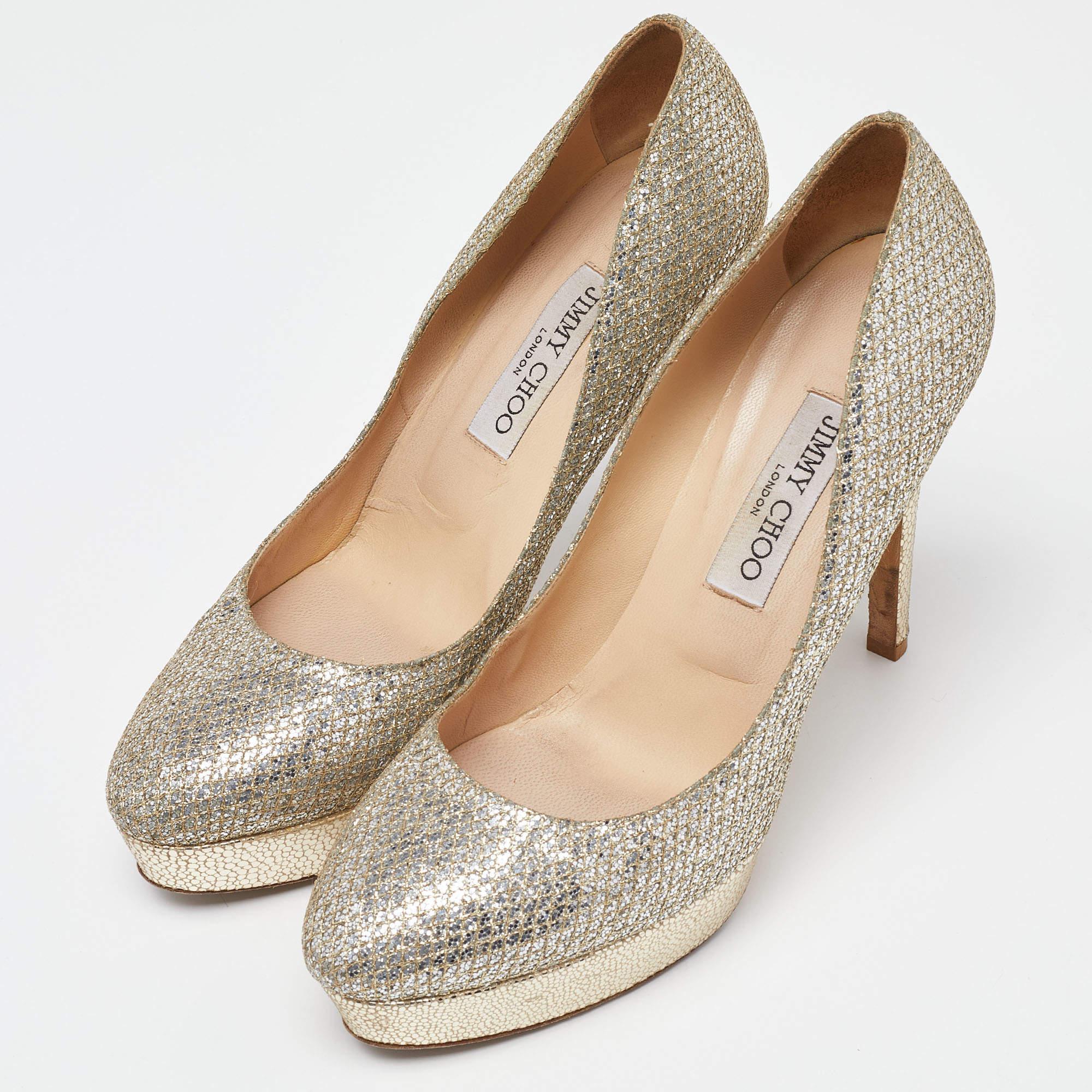 Make a chic style statement with these designer pumps. They showcase sturdy heels and durable soles perfect for your fashionable outings
