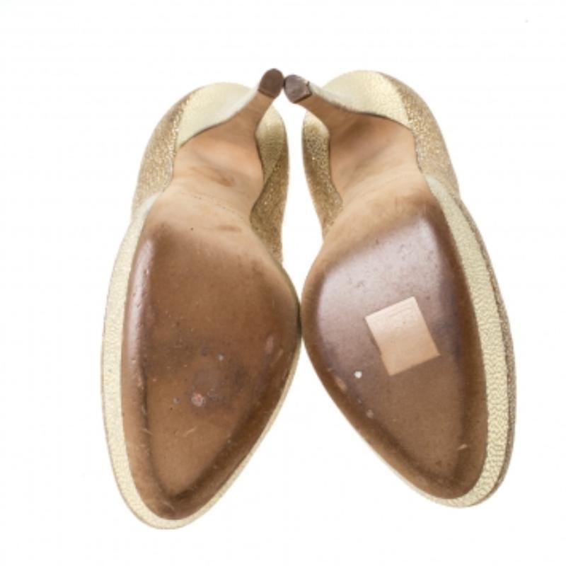 Jimmy Choo Pumps con plateau Eros in tessuto glitterato oro e pelle goffrata misura 38 in vendita 1