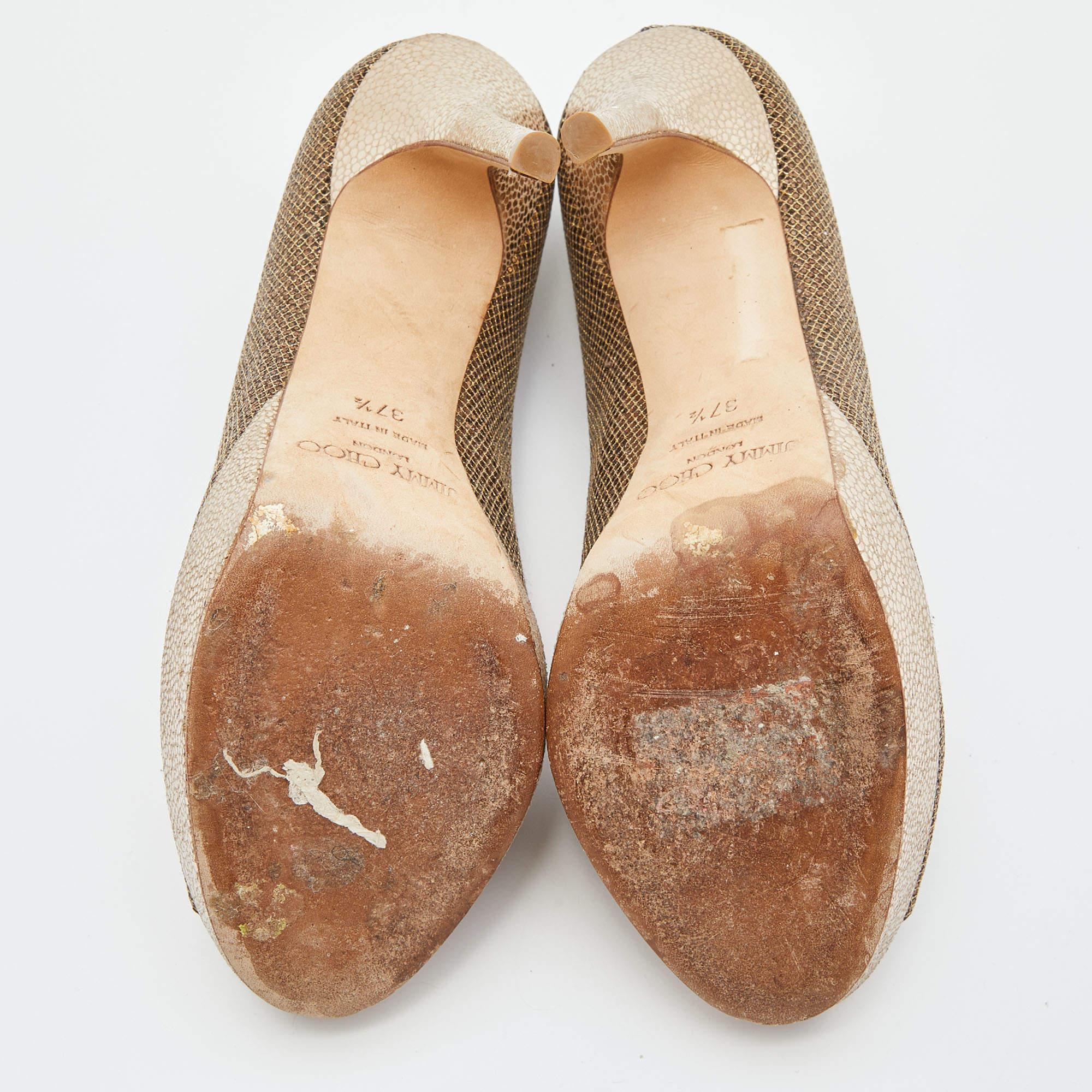 Jimmy Choo Gold Glitter Lamé Fabric Dahlia Platform Peep Toe Pumps Size 37.5 For Sale 2