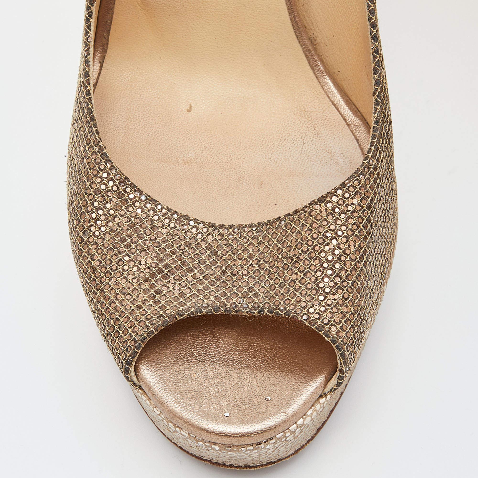 Jimmy Choo Gold Glitter Lamé Fabric Dahlia Platform Peep Toe Pumps Size 37.5 For Sale 3