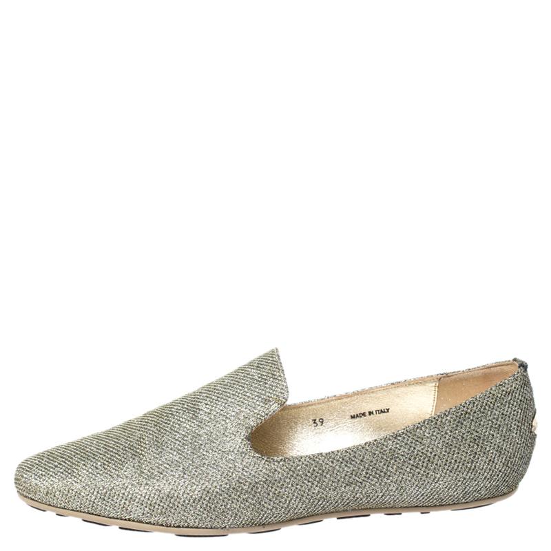These Jimmy Choo slippers are well-made and oh, so gorgeous! They are covered in Lamé fabric and lined with leather to provide soft comfort to your feet. They are easy to slip on and they are surely going to add shine to your ensembles.

Includes: