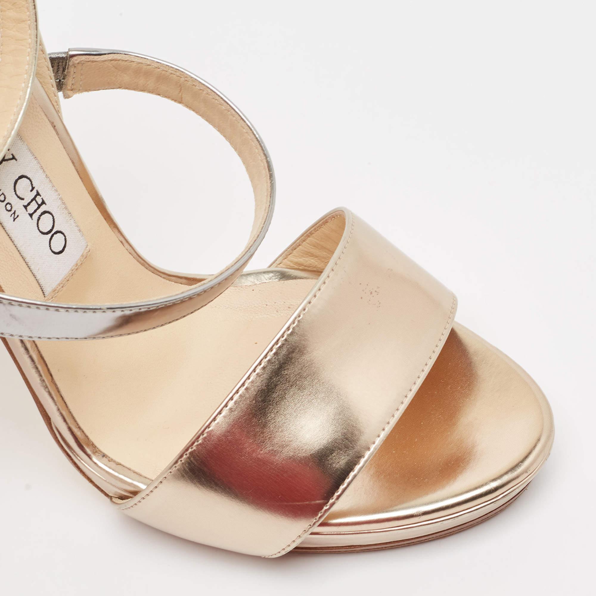 Jimmy Choo - Sandali con cinturino alla caviglia in pelle dorata misura 37.5 in vendita 2