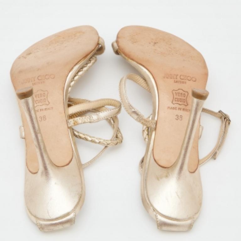 De las mujeres Jimmy Choo Sandalias con correa en el tobillo de piel dorada con relieve de serpiente talla 38 en venta
