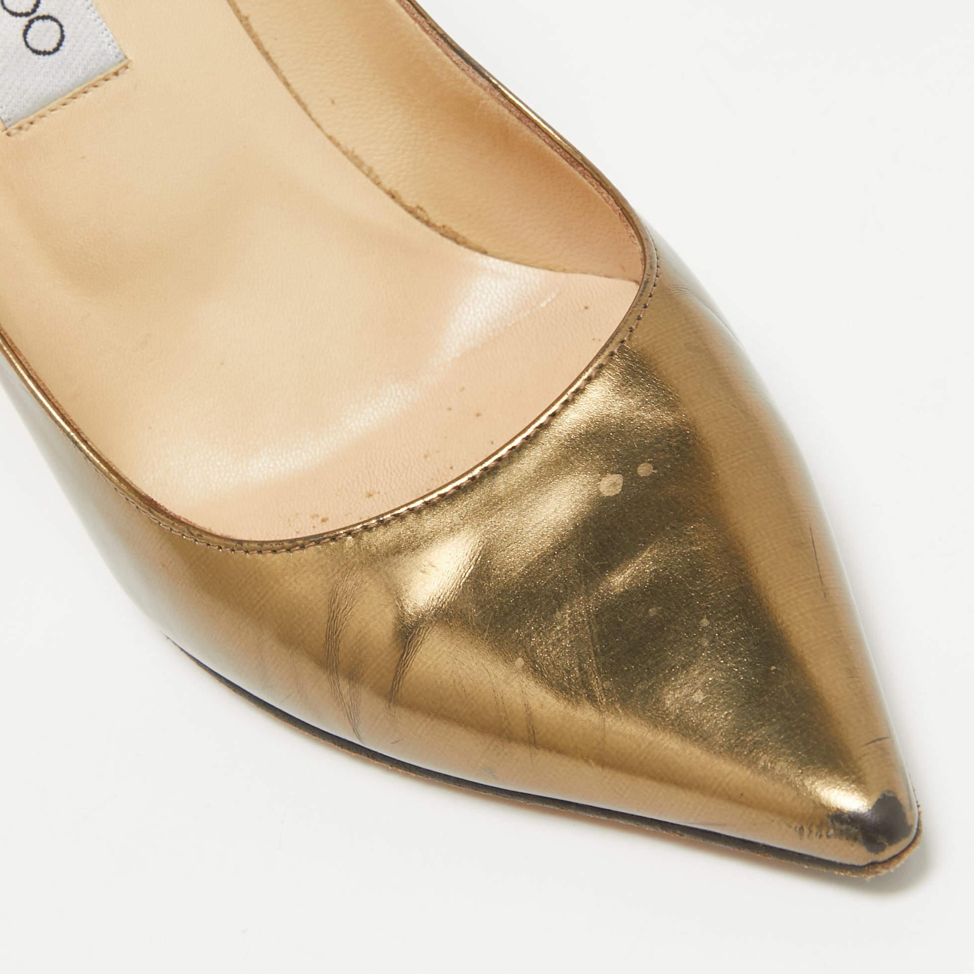 Jimmy Choo Goldfarbene Romy Pumps aus Leder Größe 36 im Angebot 2