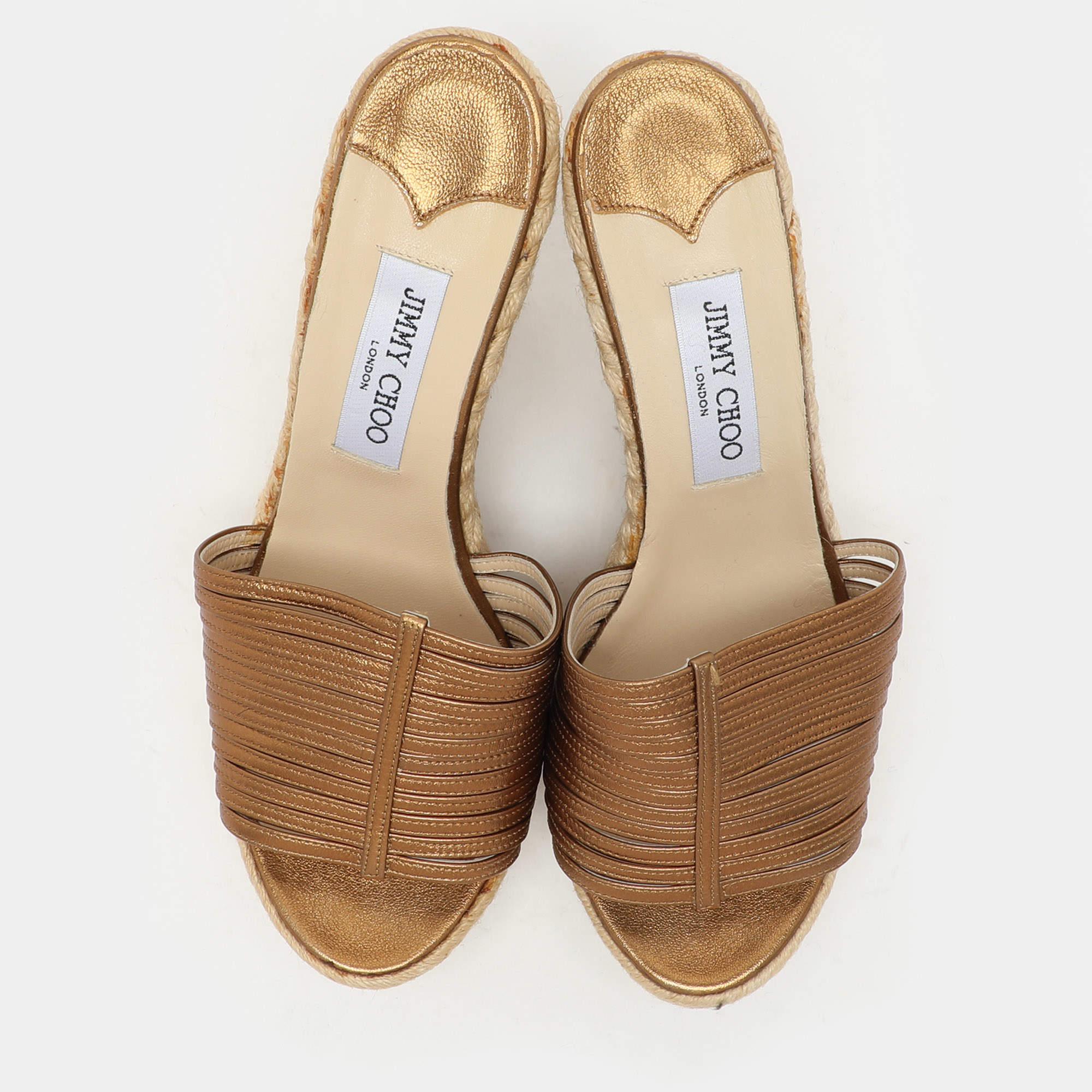 Marron Jimmy Choo espadrilles compensées en cuir doré taille 40,5 en vente