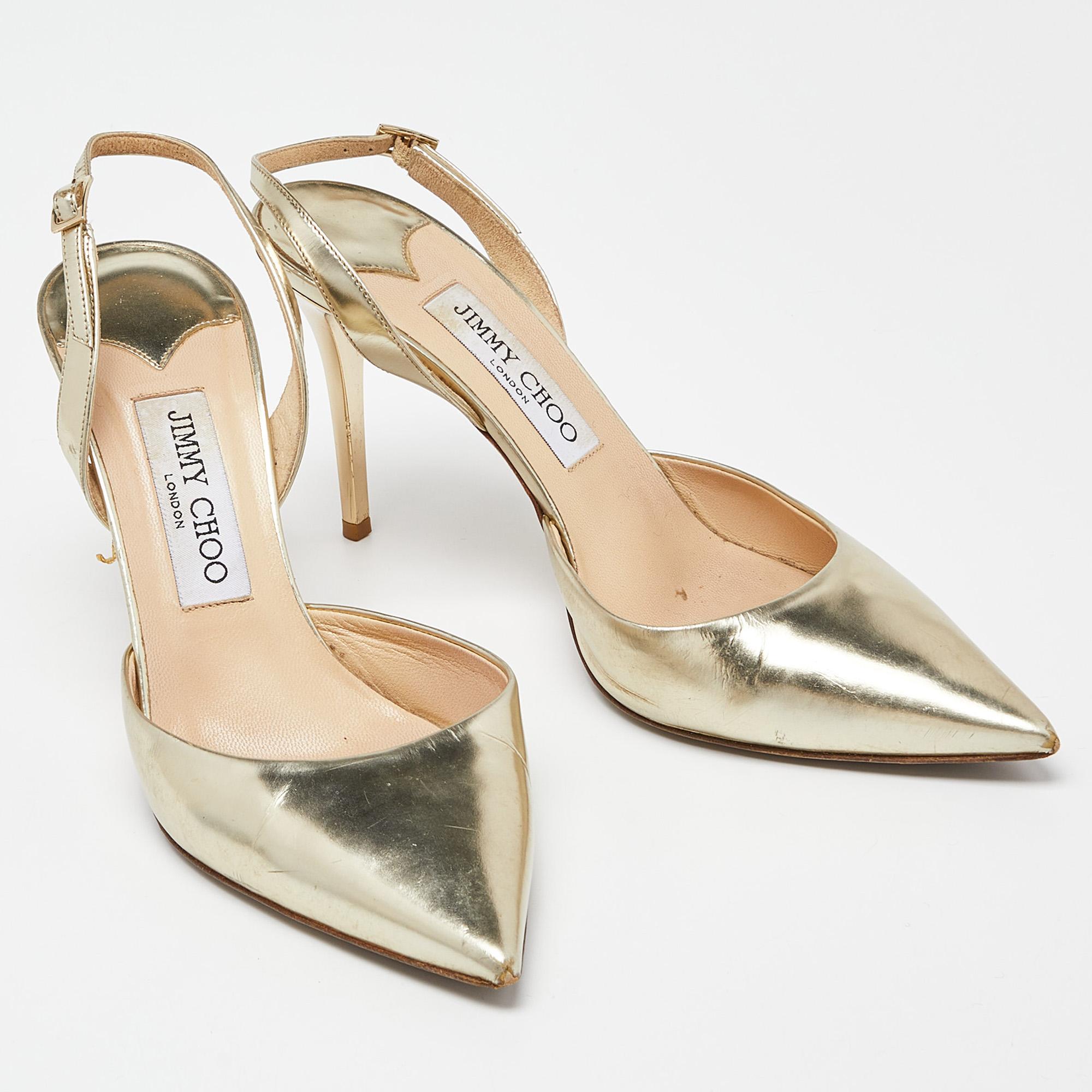 Jimmy Choo Gold Mirror Leather Pointed Toe Slingback Sandals Size 38.5 In Good Condition For Sale In Dubai, Al Qouz 2