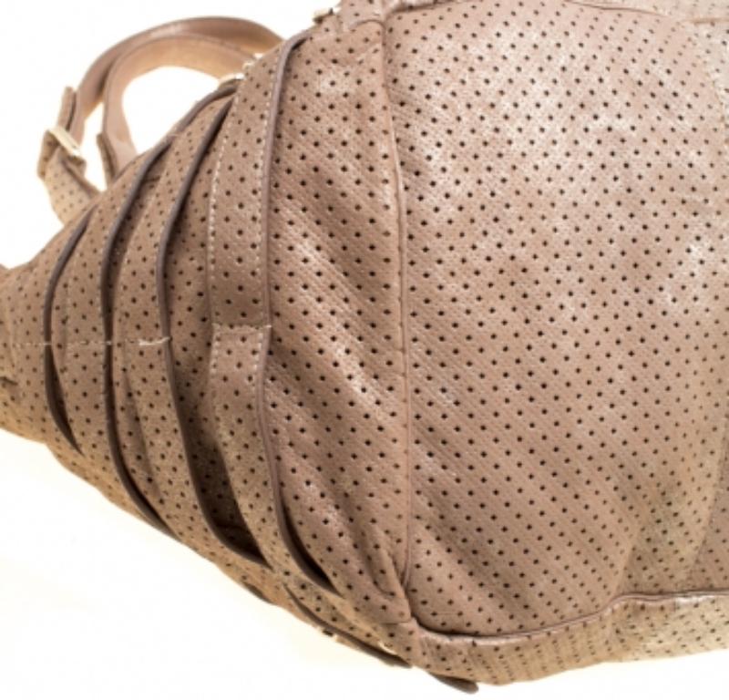 Jimmy Choo Bolso de hombro con hebilla Bardia de piel perforada dorada en venta 1
