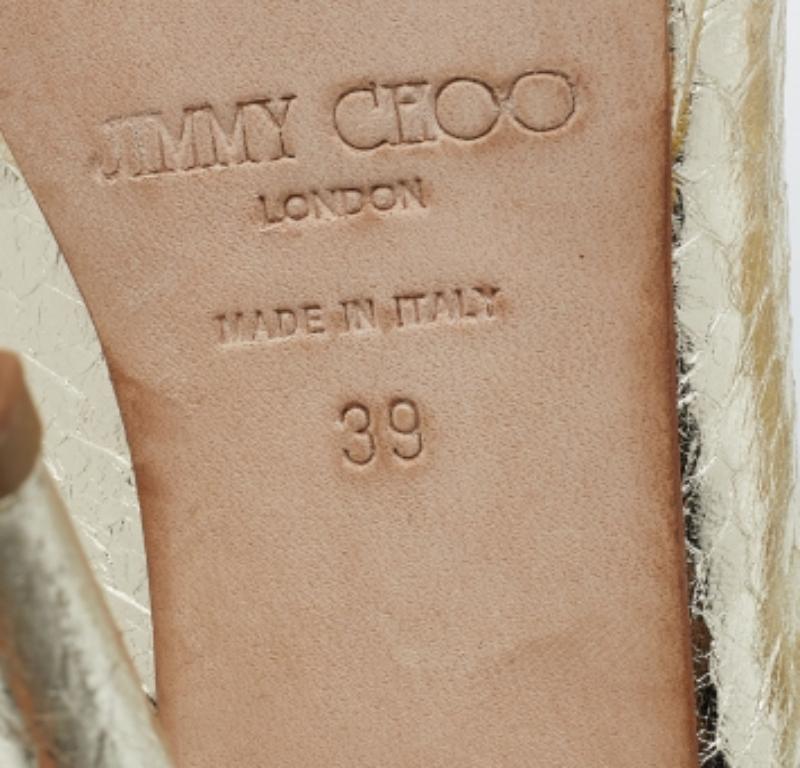 Jimmy Choo Gold Schlangenhaut geprägte Leder Plateau Slingback Sandalen Größe 39 im Angebot 4