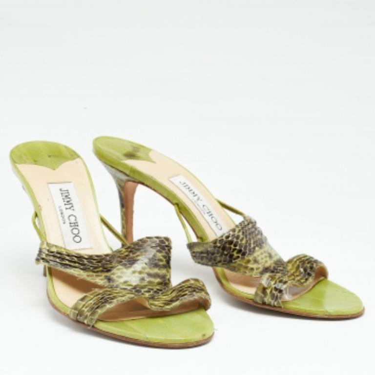 Jimmy Choo Green Snakeskin Leather Slide Sandals Size 38.5 In Good Condition For Sale In Dubai, Al Qouz 2