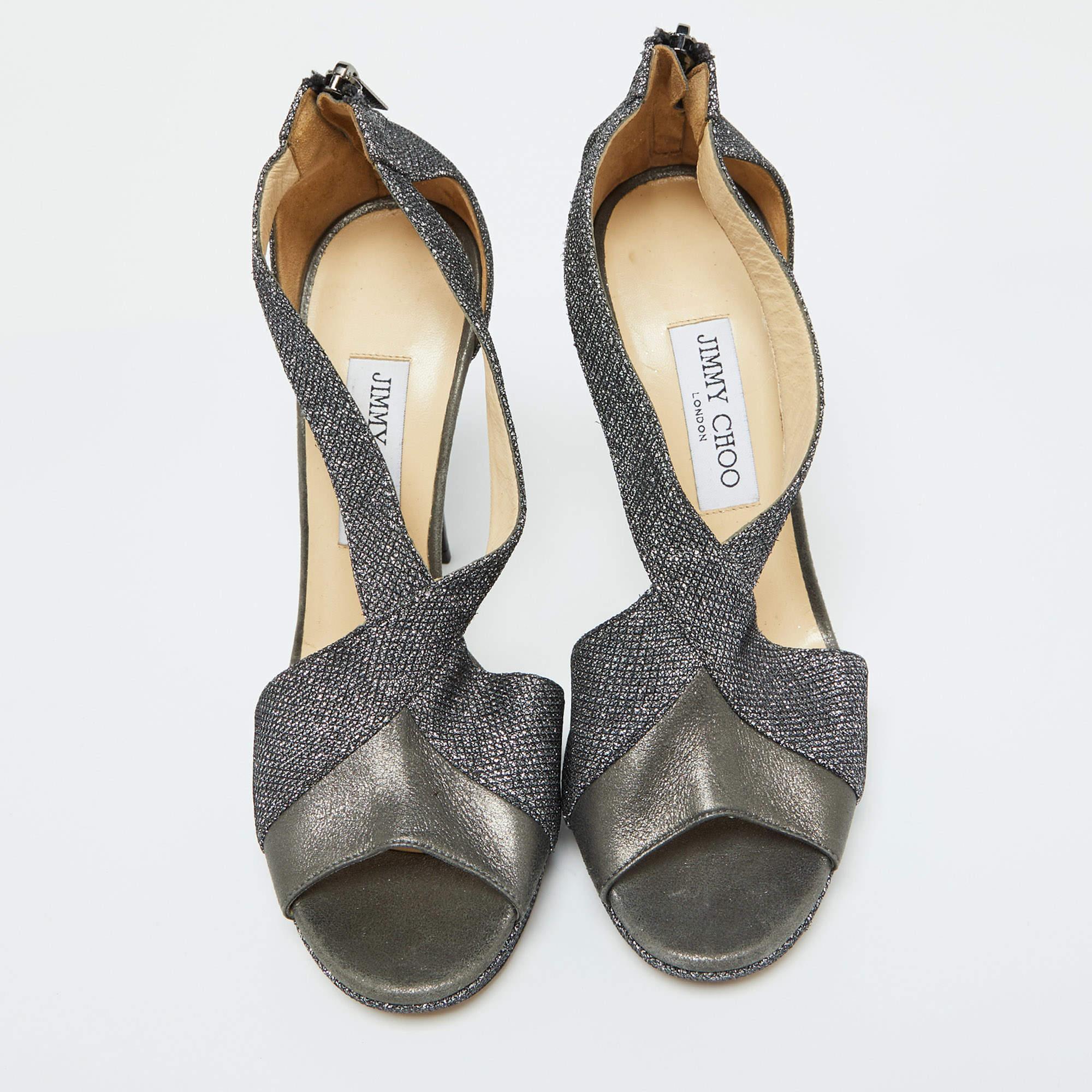 Gris Jimmy Choo - Sandales à bout ouvert en cuir gris et paillettes brutes - Taille 39,5 en vente