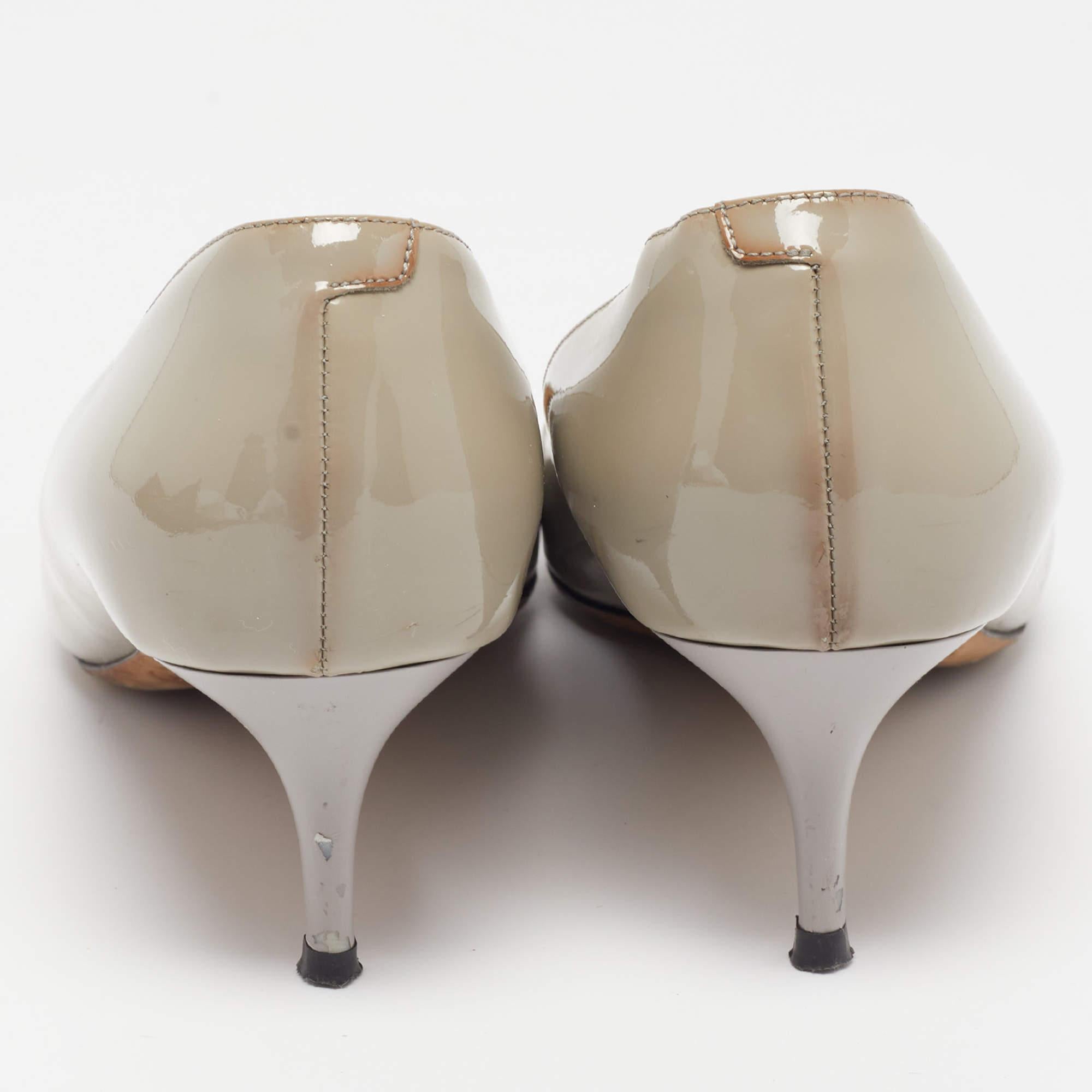 Women's Jimmy Choo Grey Patent Leather Allure Pumps Size 38.5 For Sale