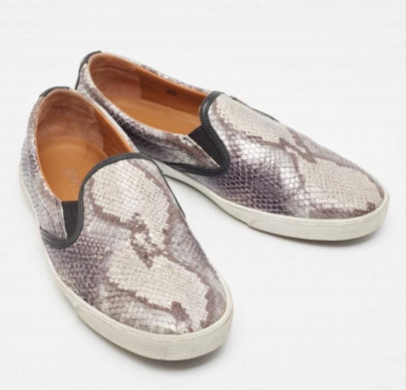 Jimmy Choo Zapatillas Demi Slip On Piel Pitón Gris Tamaño 40 en Bueno estado para la venta en Dubai, Al Qouz 2
