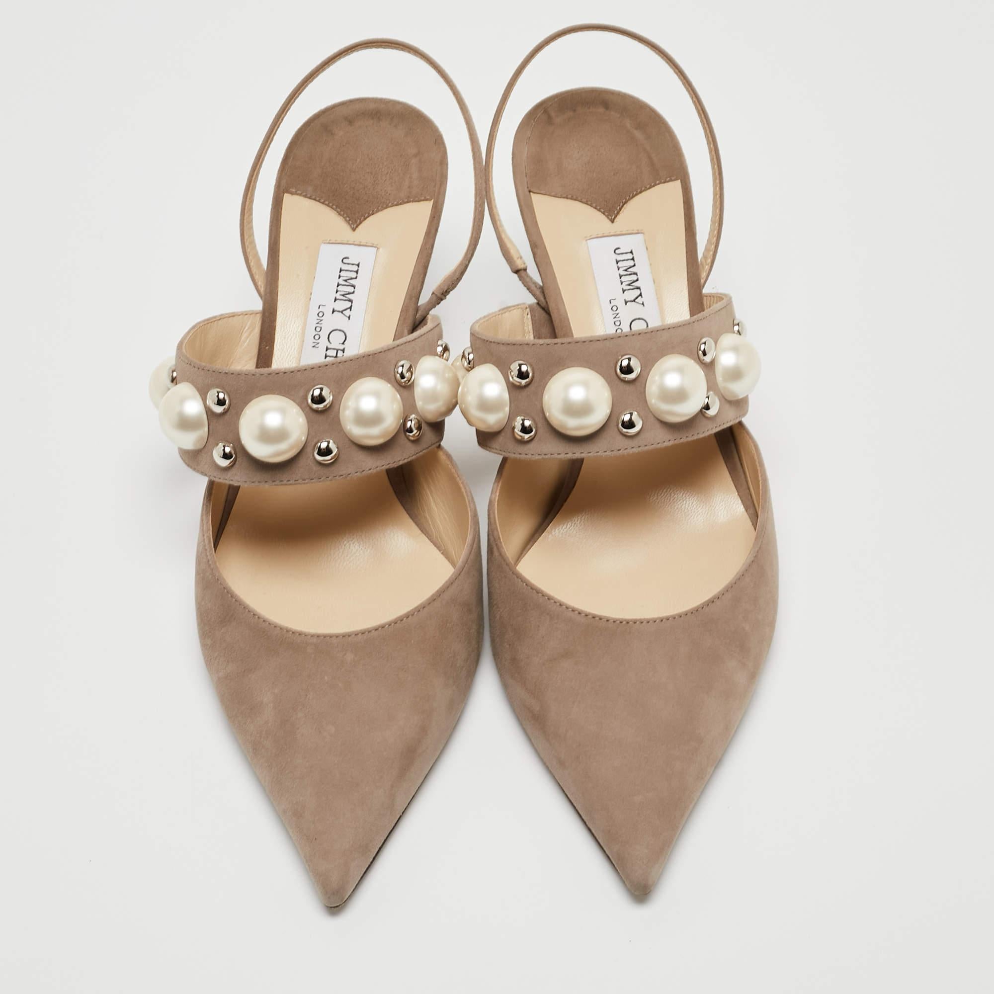 Wonderfully crafted shoes added with notable elements to fit well and pair perfectly with all your plans. Make these Jimmy Choo pumps yours today!

