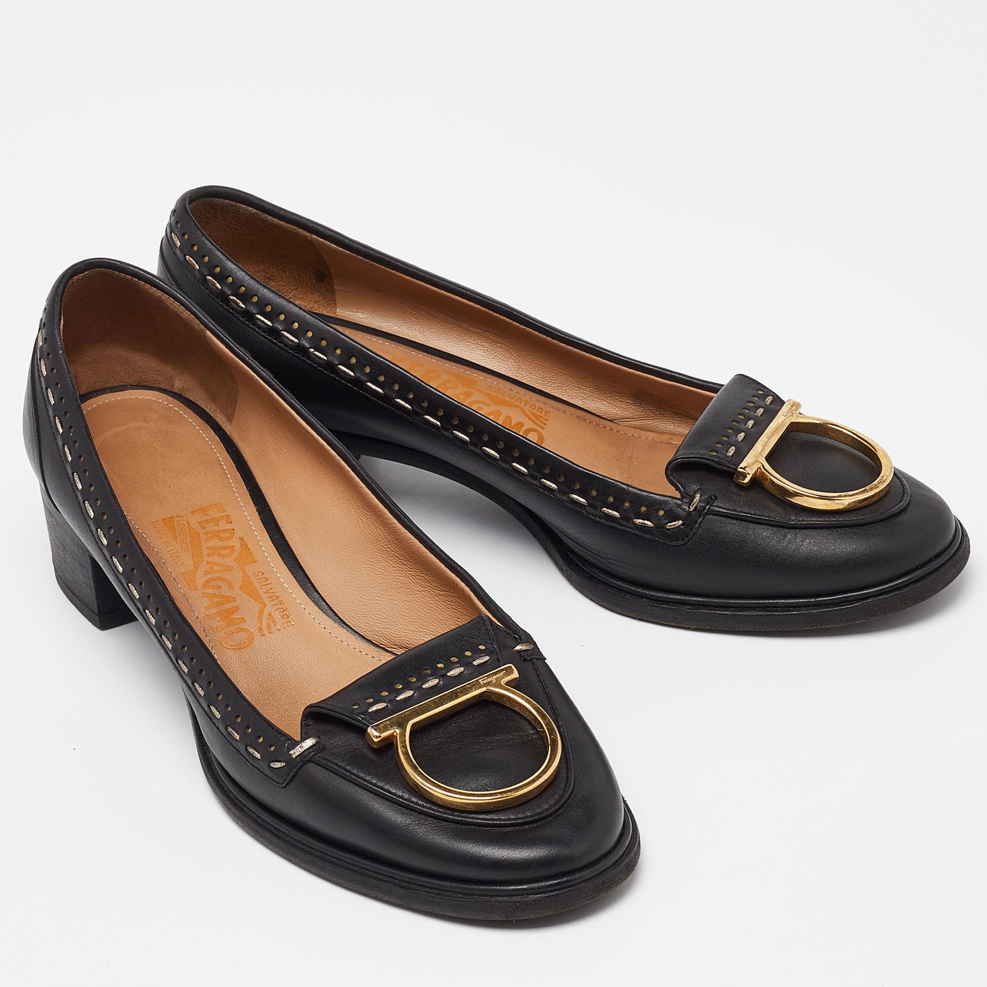 Jimmy Choo escarpins à bout pointu en daim gris cosmic, taille 39 État moyen - En vente à Dubai, Al Qouz 2