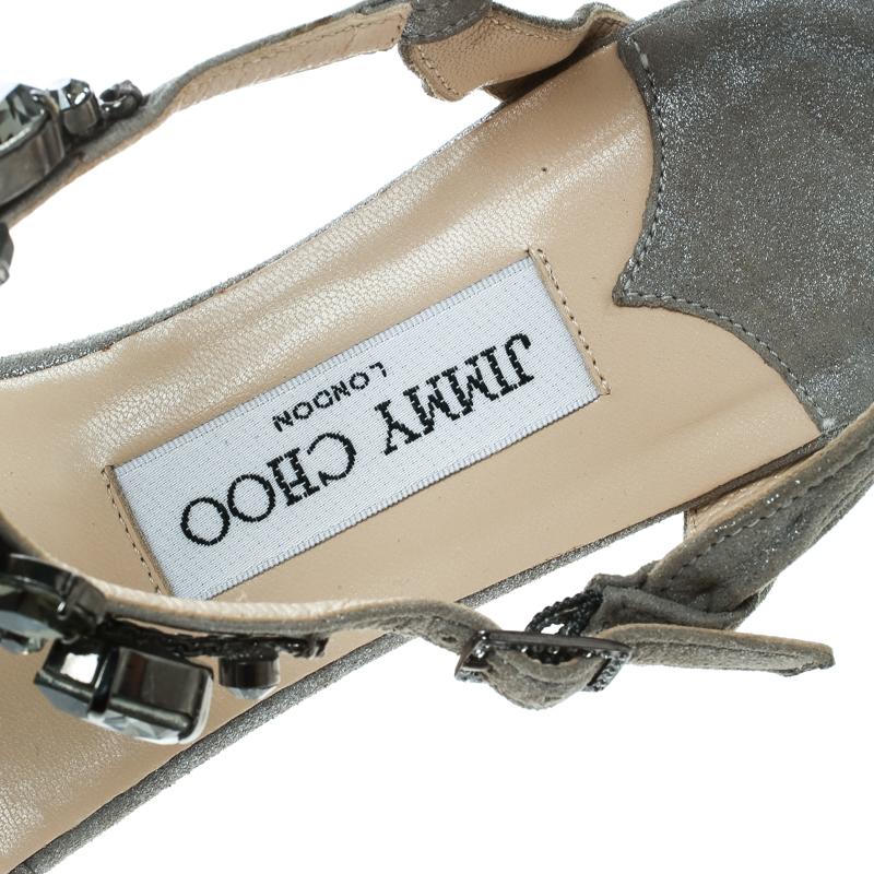 Jimmy Choo Grey Suede Crystal Embellished Flat Thong Sandals Size 39.5 In New Condition In Dubai, Al Qouz 2