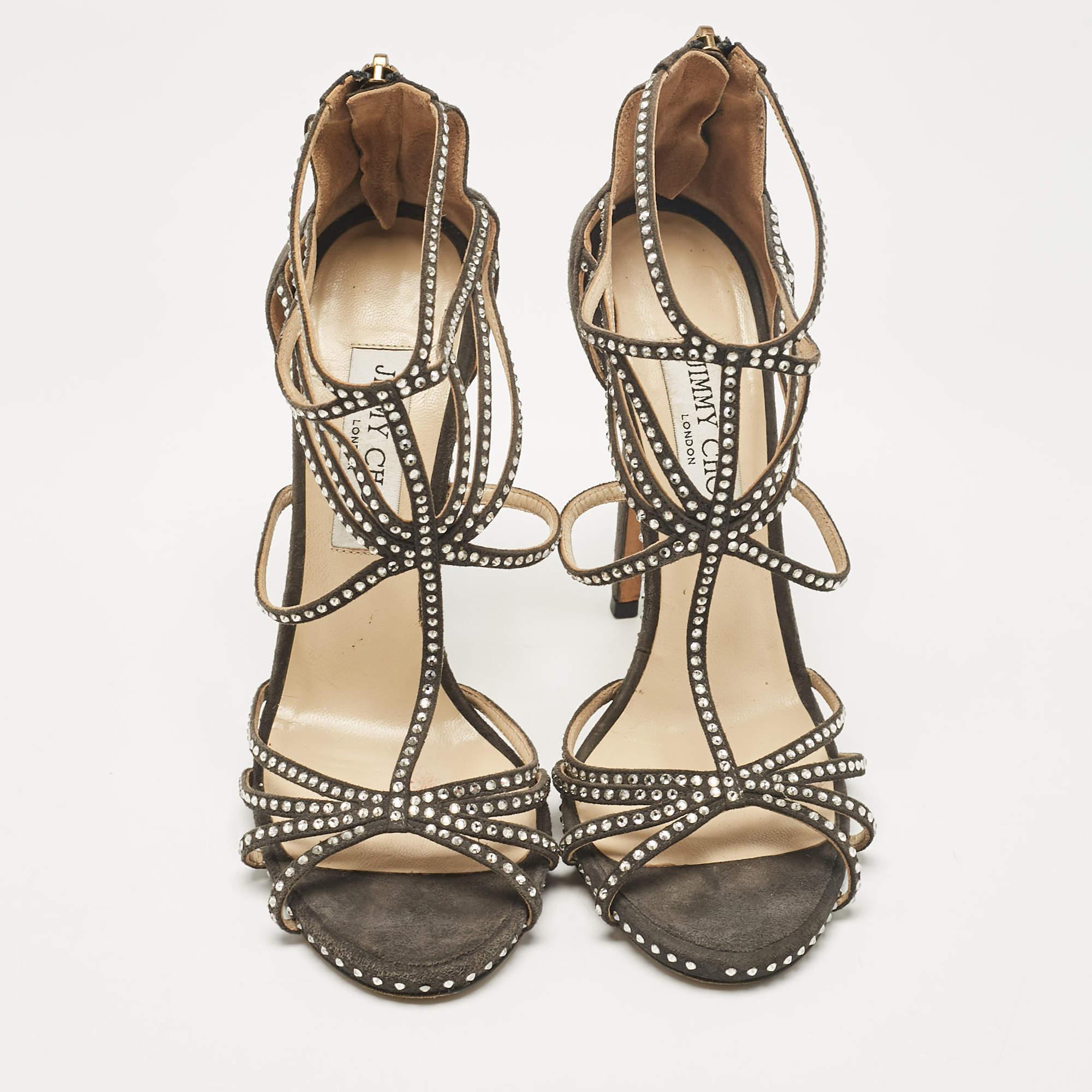 Gris Jimmy Choo - Sandales à lanières en daim gris ornées de cristaux, taille 38,5 en vente