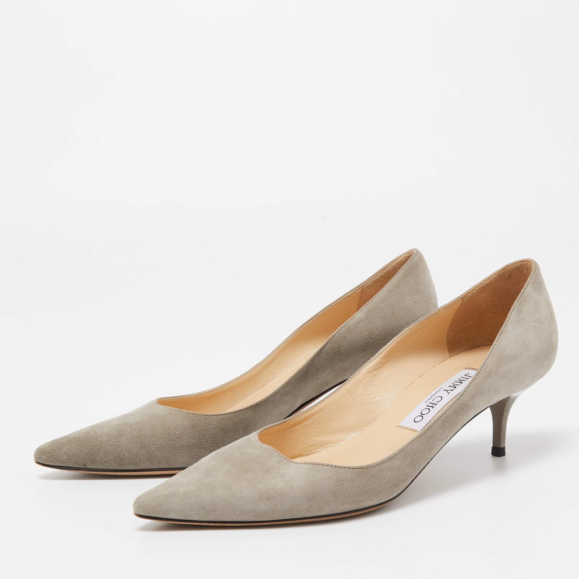 Jimmy Choo Grey Suede Romy Pumps Size 37 In Good Condition For Sale In Dubai, Al Qouz 2