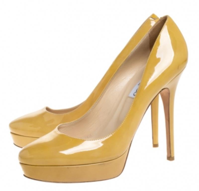 Jimmy Choo escarpins à plateforme Cosmic en cuir verni moutarde clair, taille 40 en vente 2