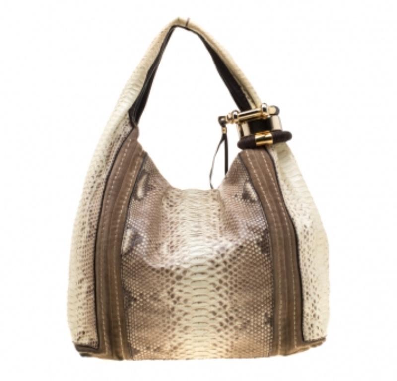Jimmy Choo Borsa Saba in pelle scamosciata e pitone giallo chiaro/beige In condizioni discrete in vendita a Dubai, Al Qouz 2