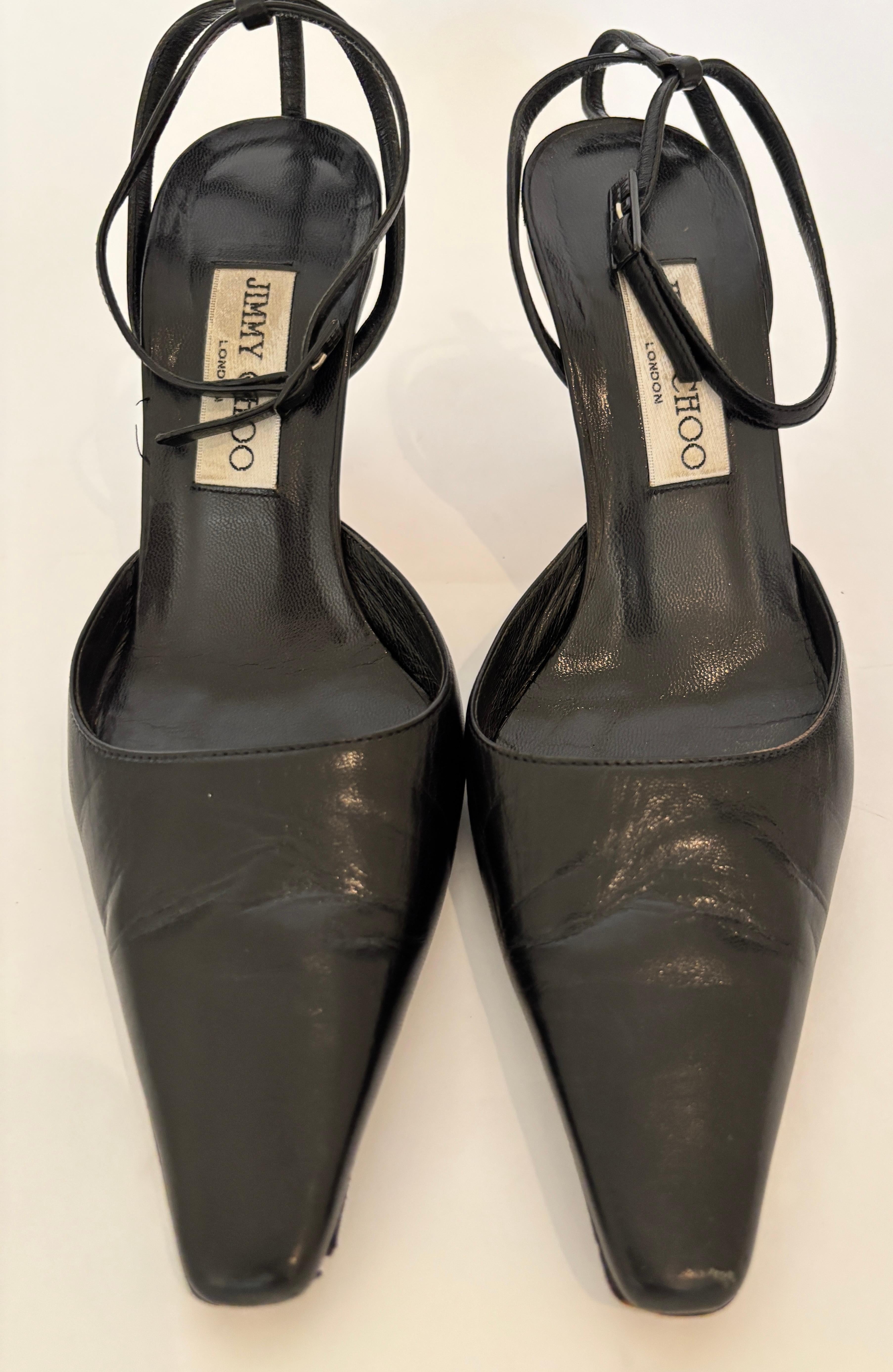 JIMMY CHOO London Tacchi con cinturino alla caviglia in pelle nera Pompe 36 in vendita 4