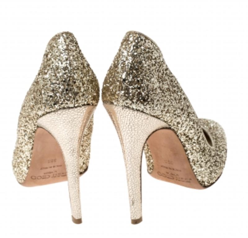 Jimmy Choo Metallic Gold Glitter Victoria Pumps Größe 38,5 im Zustand „Gut“ im Angebot in Dubai, Al Qouz 2