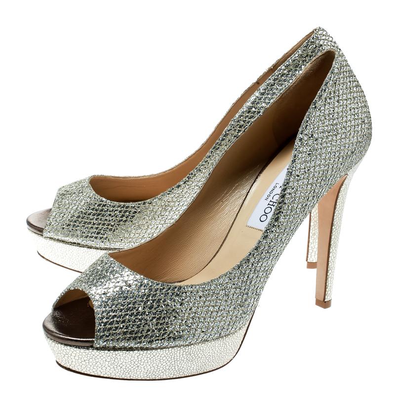 Jimmy Choo Metallic Gold Lamè Fabric Dahlia Peep Toe Platform Pumps Size 40.5 In New Condition In Dubai, Al Qouz 2