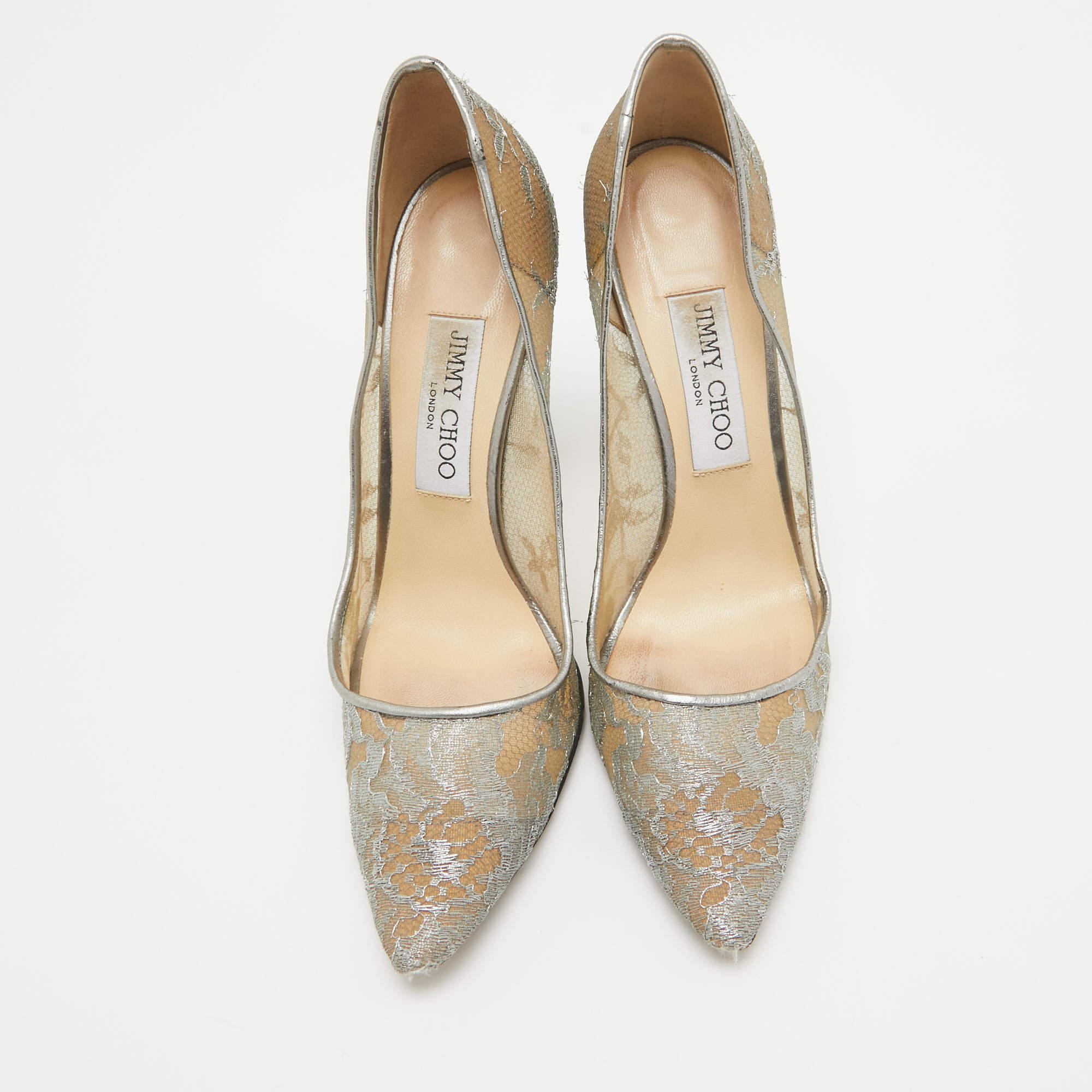 Jimmy Choo Metallic Graue Romy Pumps aus Spitze Größe 38 (Braun) im Angebot