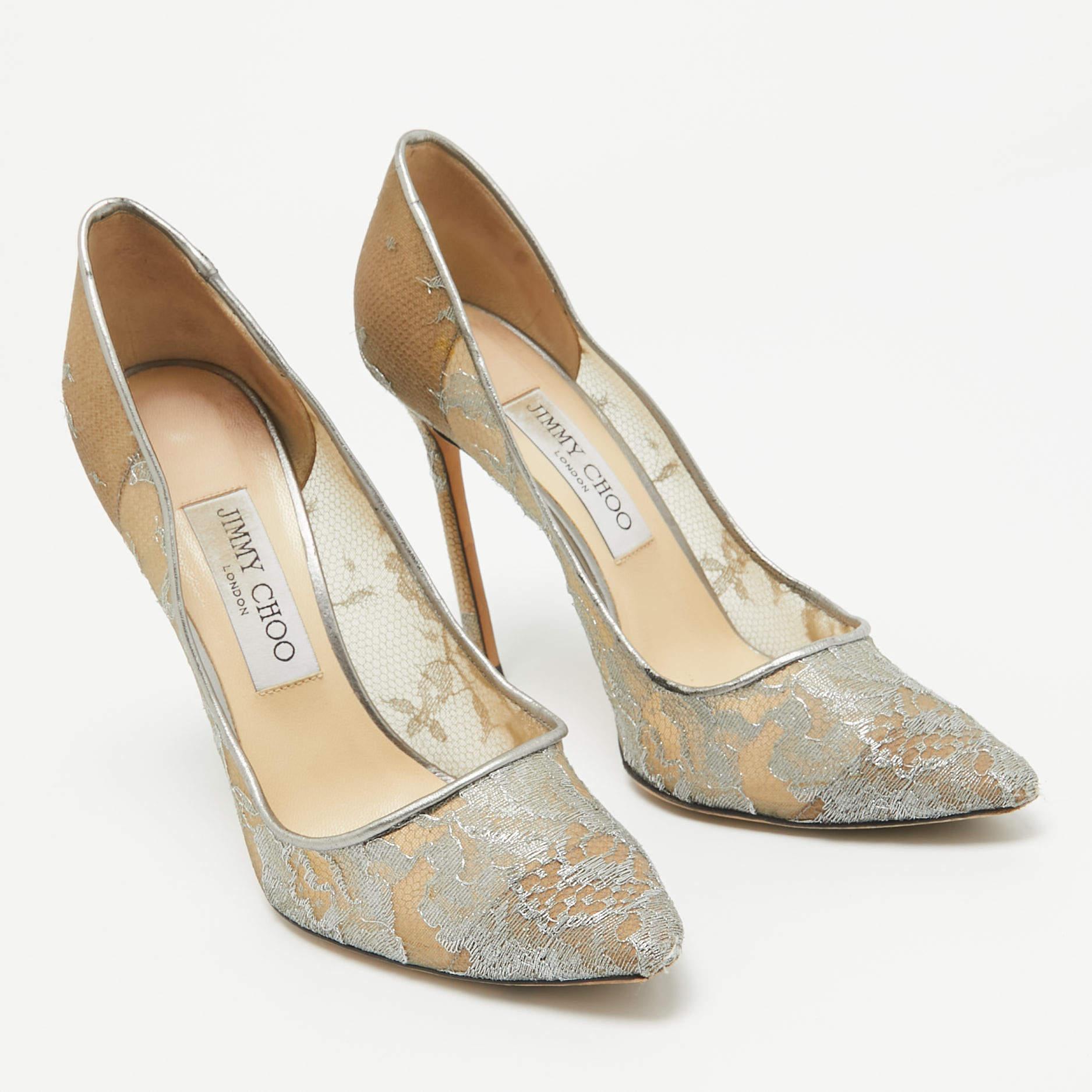 Jimmy Choo Metallic Graue Romy Pumps aus Spitze Größe 38 im Zustand „Relativ gut“ im Angebot in Dubai, Al Qouz 2
