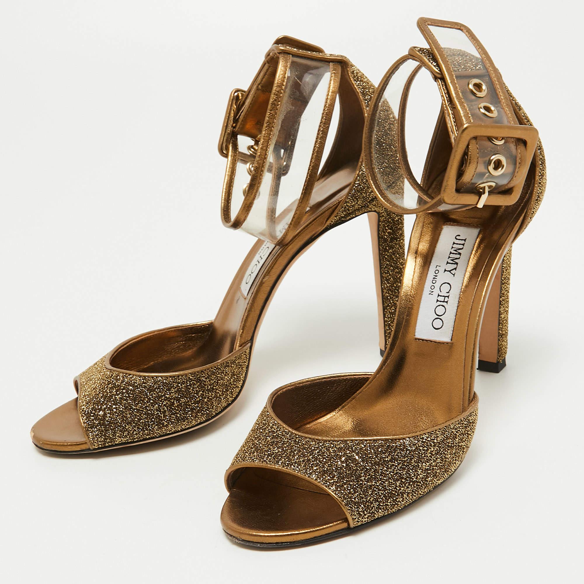 These sandals will frame your feet in an elegant manner. Crafted from quality materials, they flaunt a classy display, comfortable insoles & durable heels. 