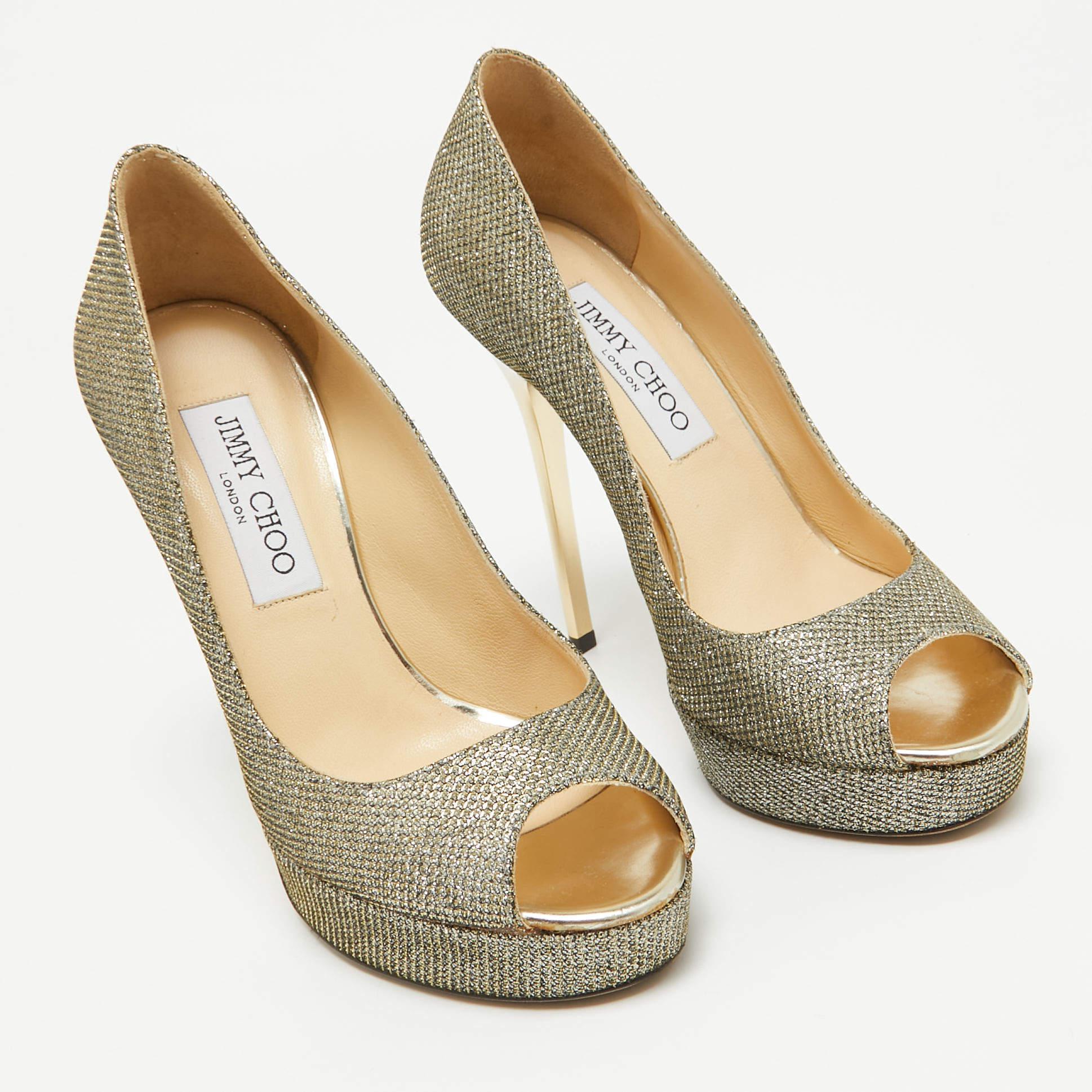 Jimmy Choo - Escarpins Dahlia en tissu lurex métallisé, taille 36 Bon état - En vente à Dubai, Al Qouz 2