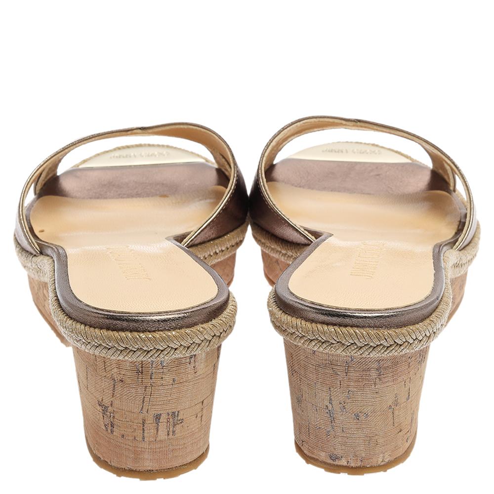 Jimmy Choo Metallic Olivgrün Leder Prima Kork Keil Slide Sandalen Größe 38 (Beige)