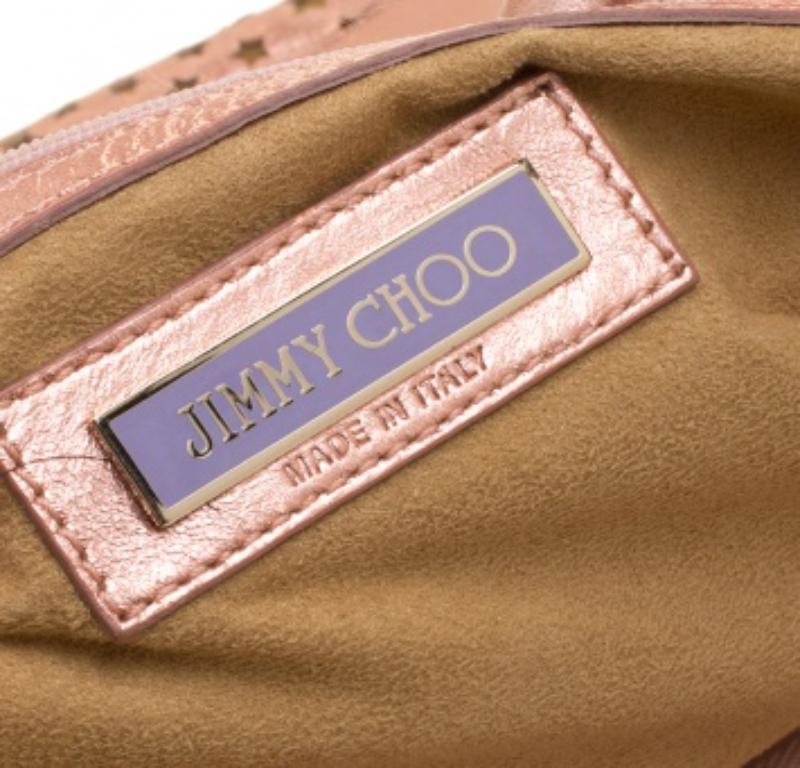 Jimmy Choo Tote abierto con corte láser en piel dorada rosa metalizada en venta 4