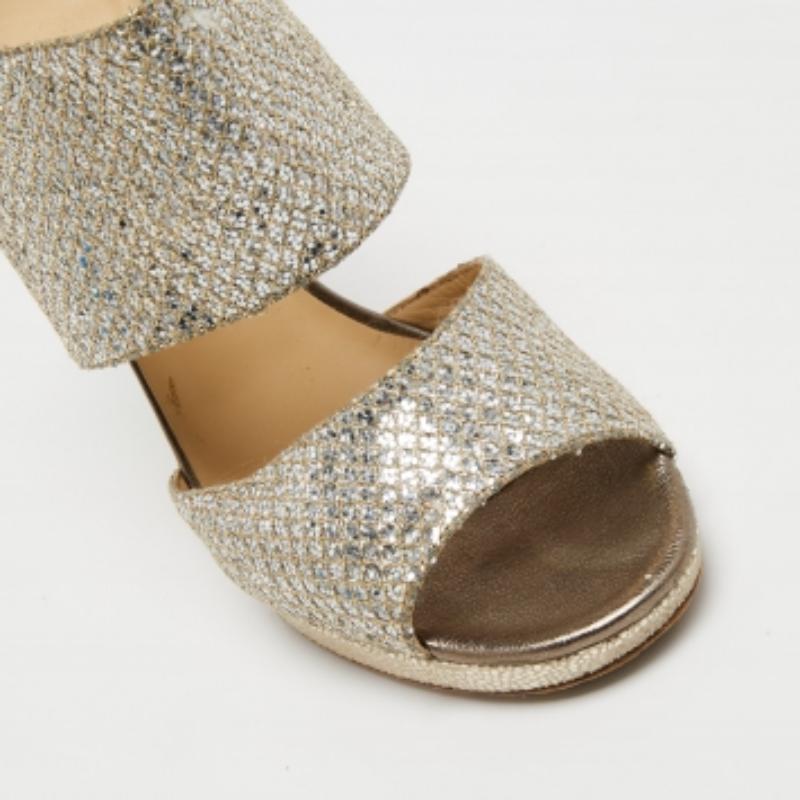 Jimmy Choo Metallic Silver Glitter Private Platform Sandals Size 37 In Good Condition For Sale In Dubai, Al Qouz 2