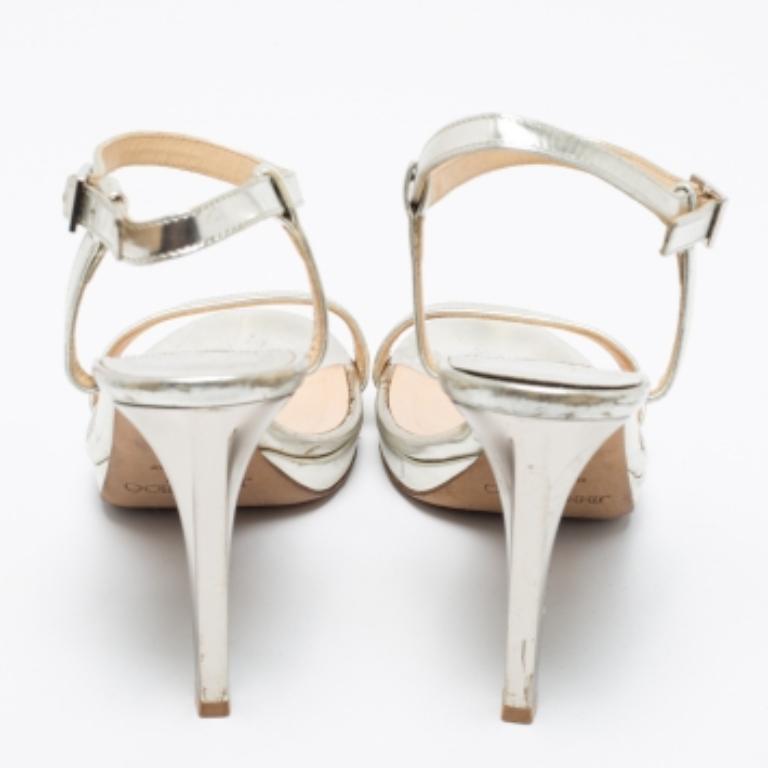 Jimmy Choo Metallic Silver Leather Minny Ankle Strap Sandals Size 37 In Fair Condition For Sale In Dubai, Al Qouz 2