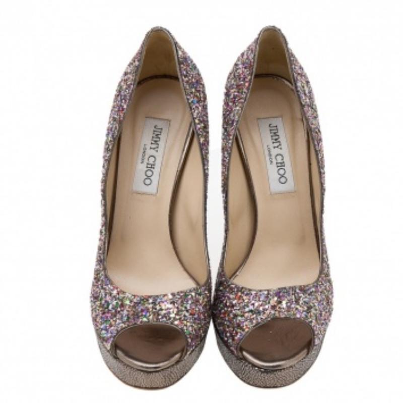 Jimmy Choo Multicolor Glitter Vibe Peep Toe Plateau Pumps Größe 38,5 im Zustand „Gut“ im Angebot in Dubai, Al Qouz 2
