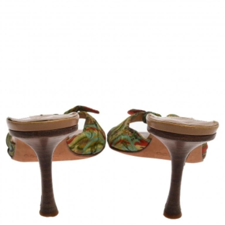Jimmy Choo Multicolor Printed Satin Knot Slide Sandals Size 38 In Fair Condition For Sale In Dubai, Al Qouz 2