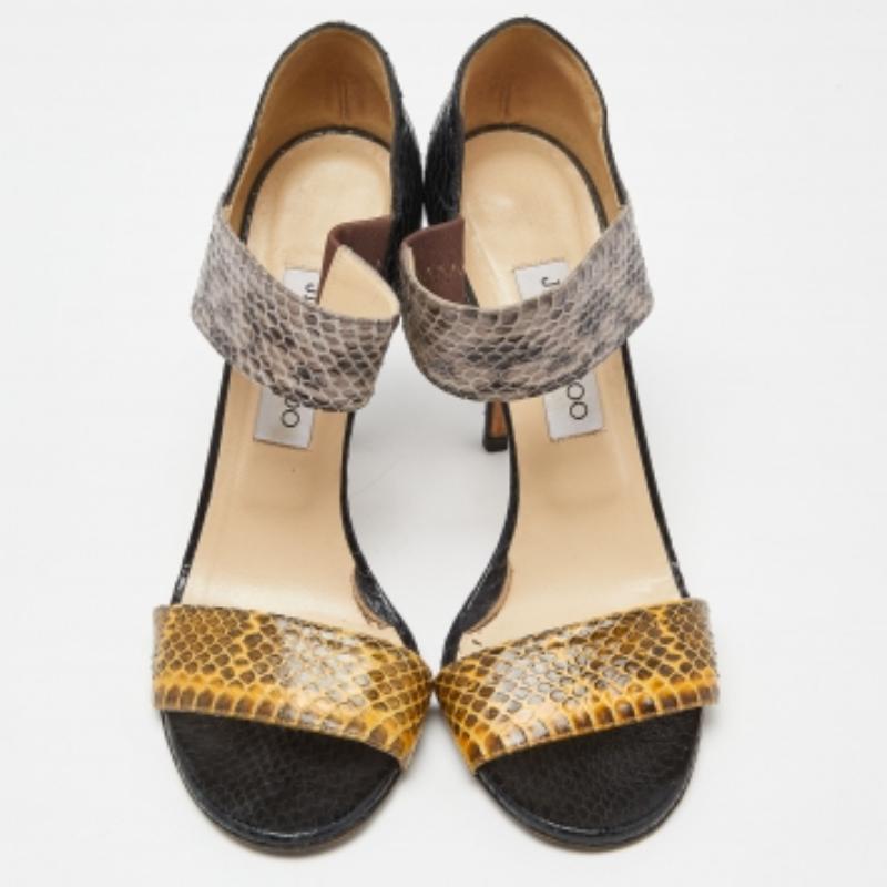 Grigio Jimmy Choo Sandali con cinturino alla caviglia in pelle di serpente multicolore misura 39,5 in vendita
