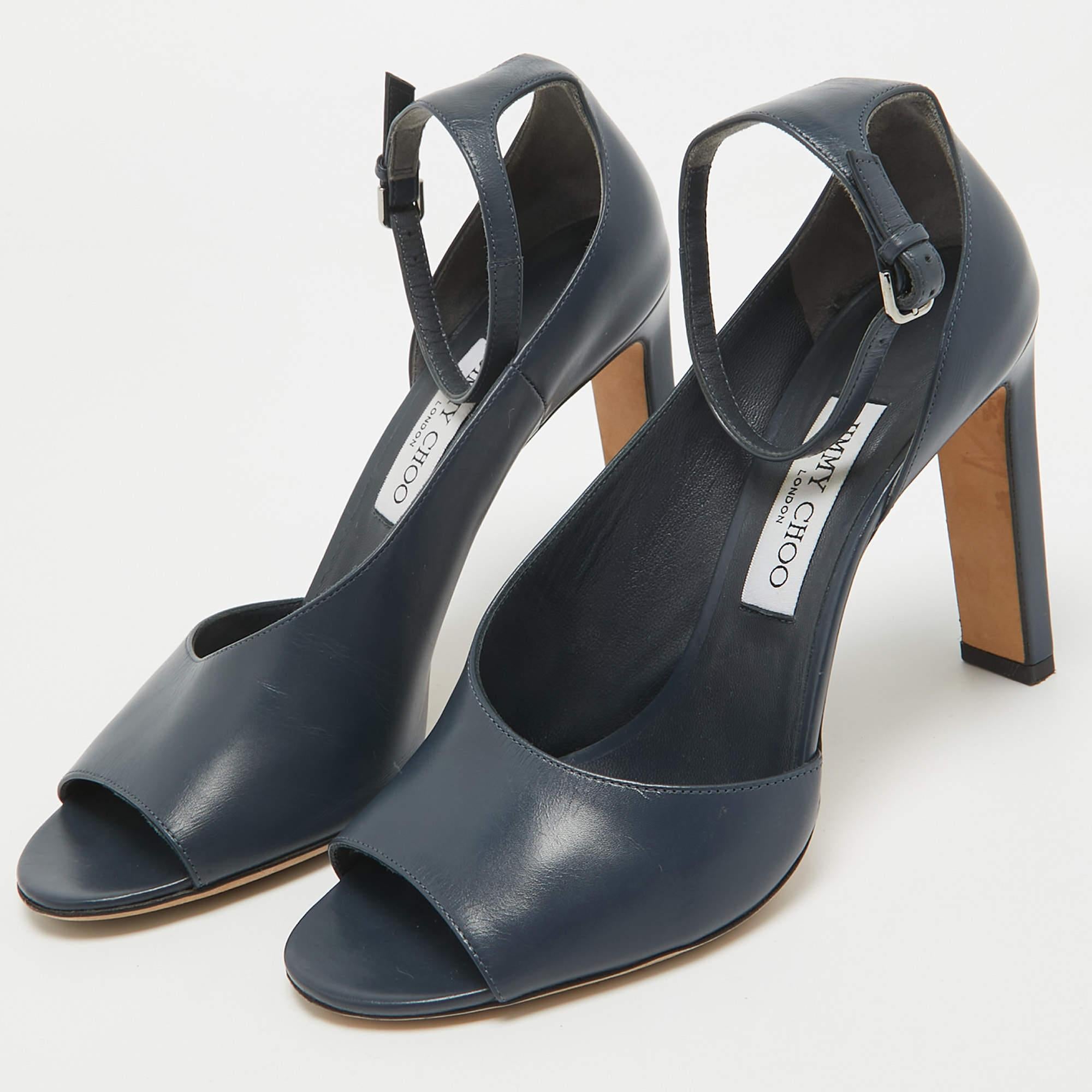 These sandals will frame your feet in an elegant manner. Crafted from quality materials they flaunt a classy display comfortable insoles and durable heels.
