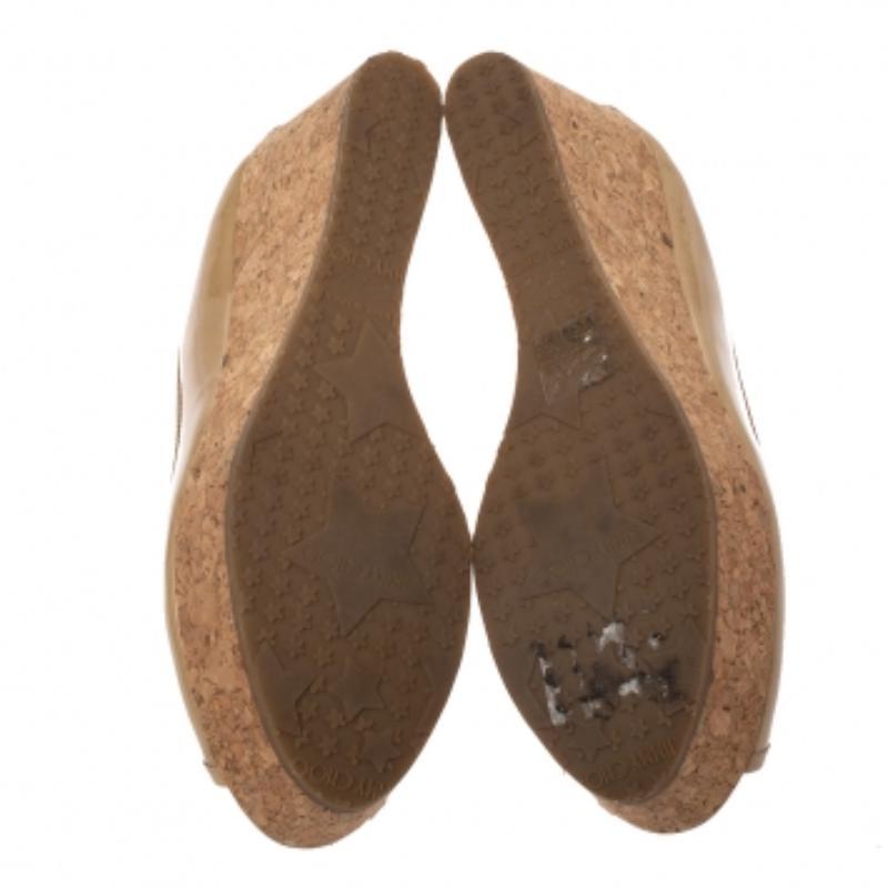 Jimmy Choo escarpins compensés en liège verni couleur nude, taille 37,5 en vente 2