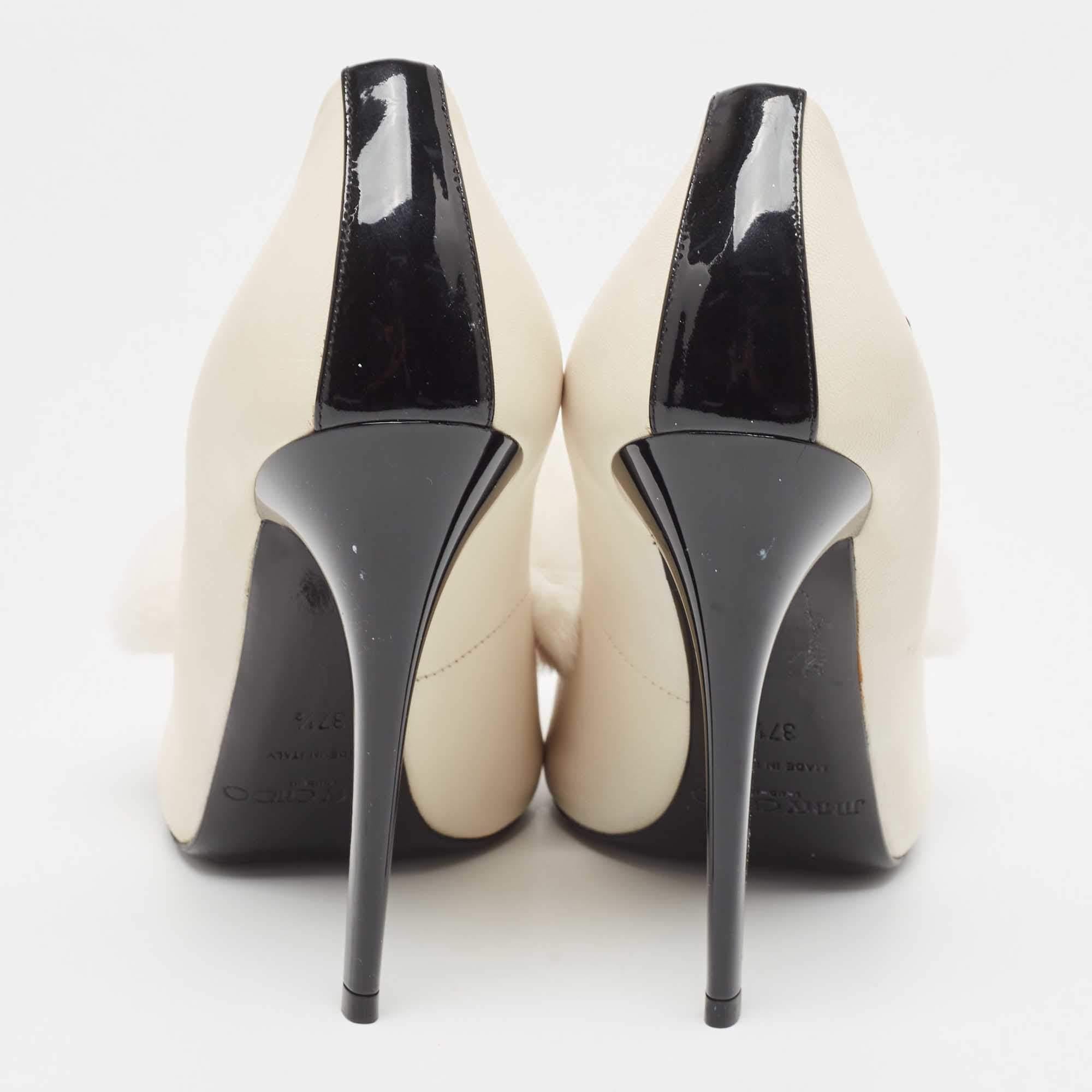Jimmy Choo Off White Pelle Pom Pom Ankle Tie Peep Toe Pumps Taglia 37.5 in vendita 1