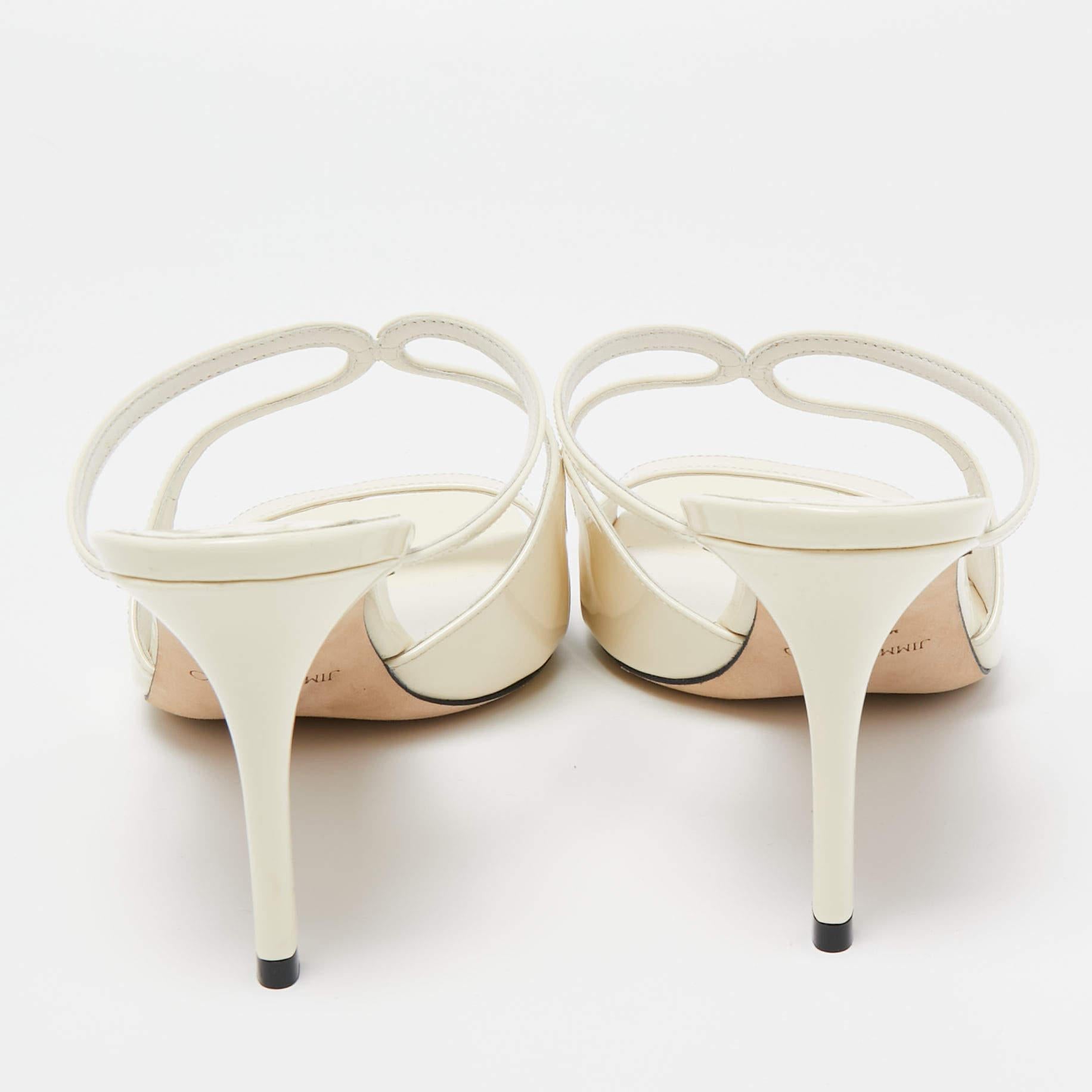 Jimmy Choo Off White Patent Leather Anise Sandals Size 42 In Excellent Condition In Dubai, Al Qouz 2