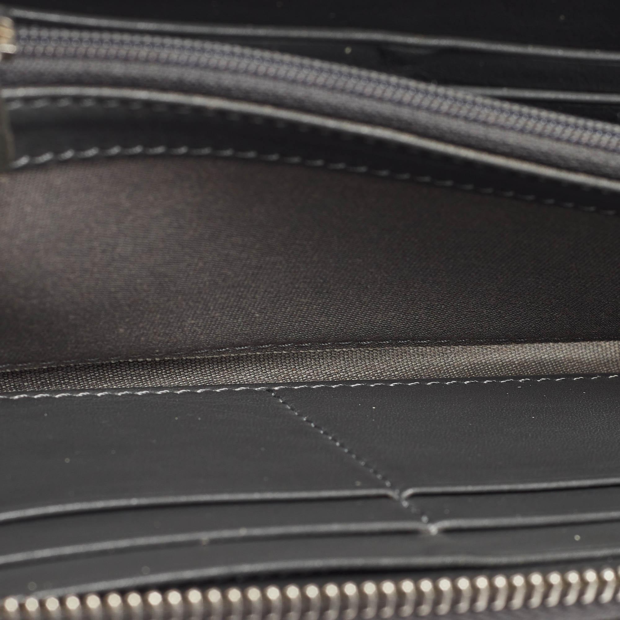 Black Jimmy Choo Olive Green Patent Leather Star Studded Zip Around Wallet For Sale