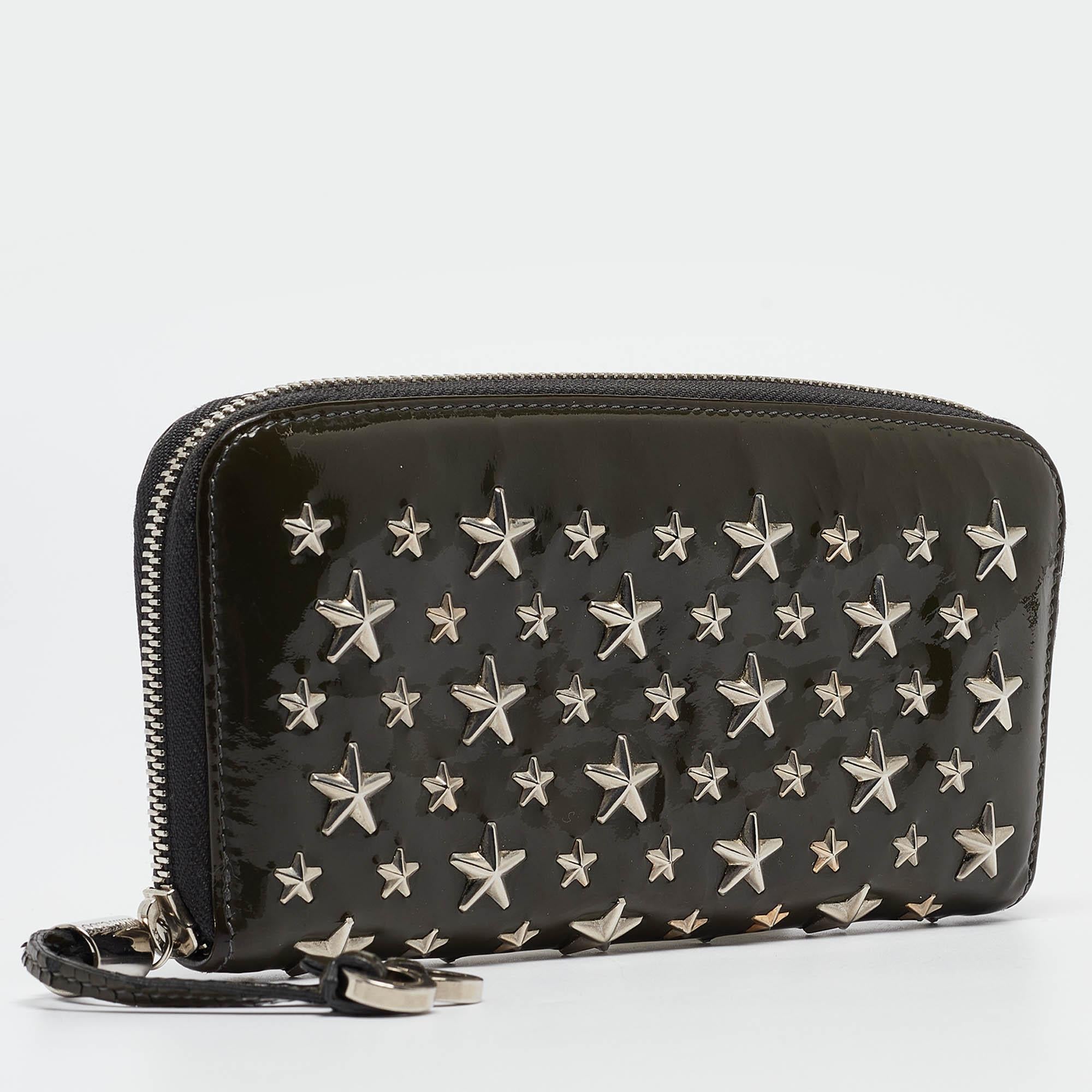 Jimmy Choo Olive Green Patent Leather Star Studded Zip Around Wallet In Fair Condition For Sale In Dubai, Al Qouz 2