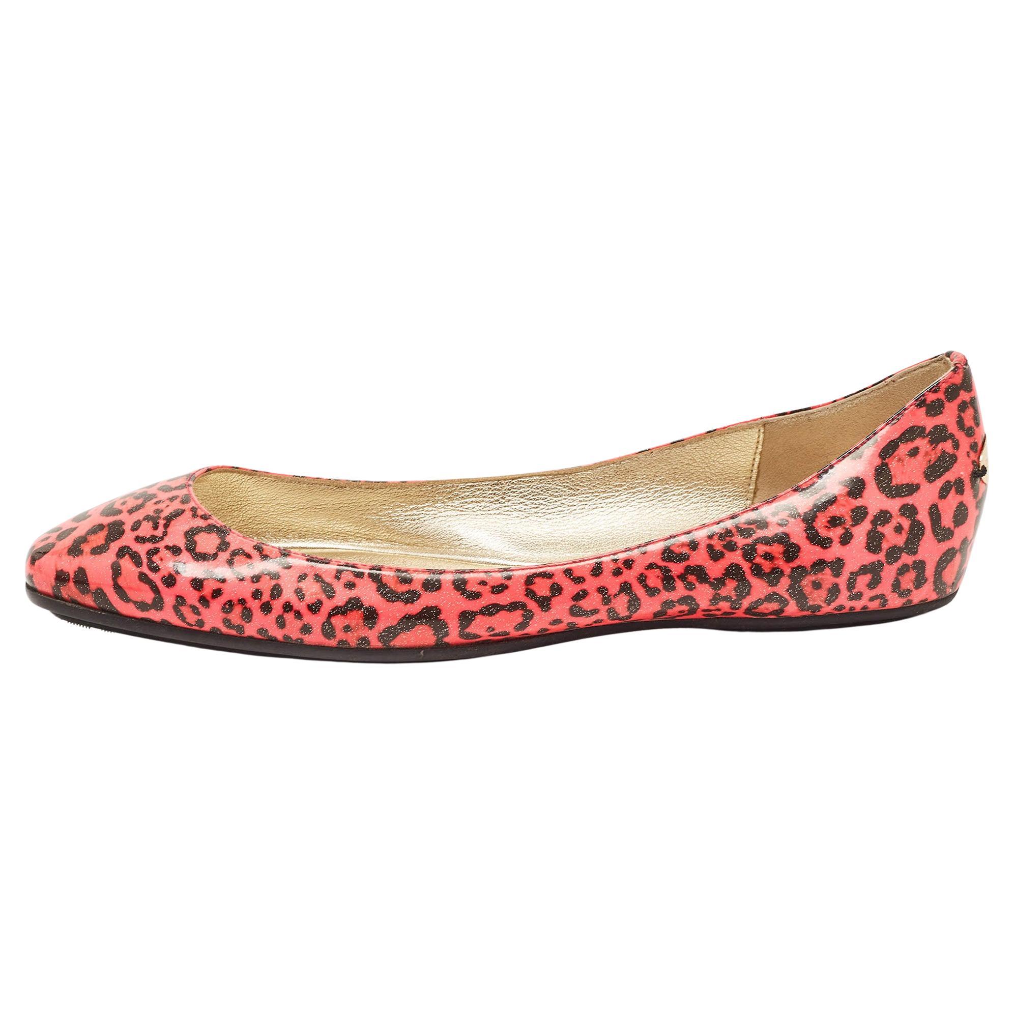 Jimmy Choo Pink/Black Leopard Print Patent Leather Ballet Flats Size 37 For Sale